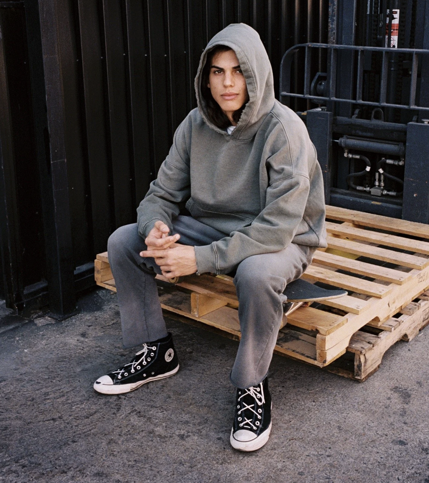 [Instock] MOOJIMOOJI OVERSIZED CROP HOODIE | AGED OLIVE GREEN