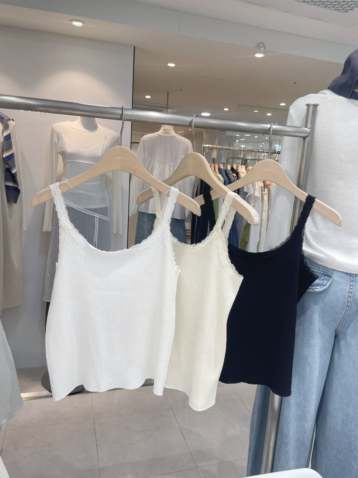 CC53 雲朵蕾絲邊幼肩帶背心套裝（1套3件）