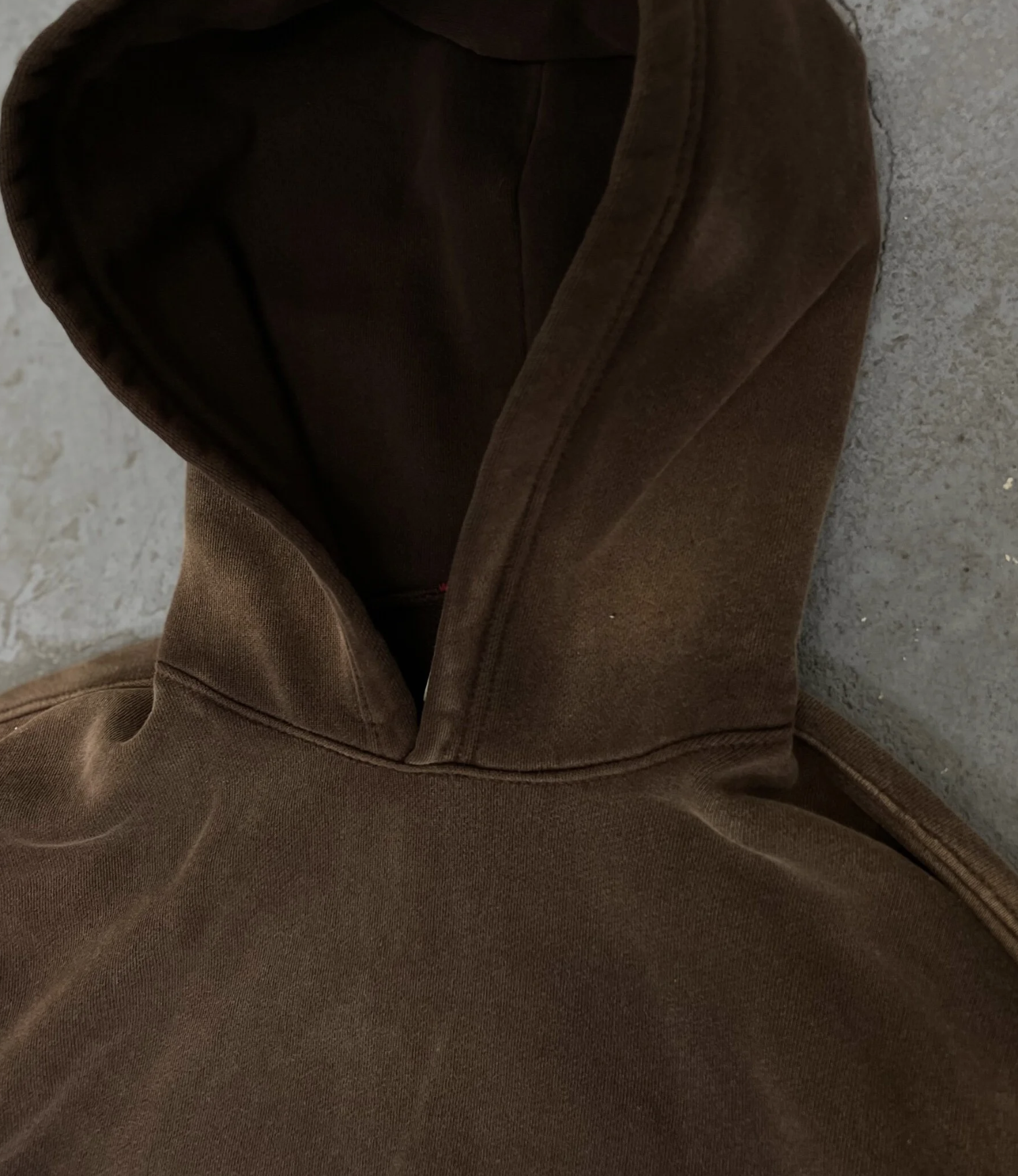 [Instock] MOOJIMOOJI OVERSIZED CROP HOODIE | AGED DARK BROWN