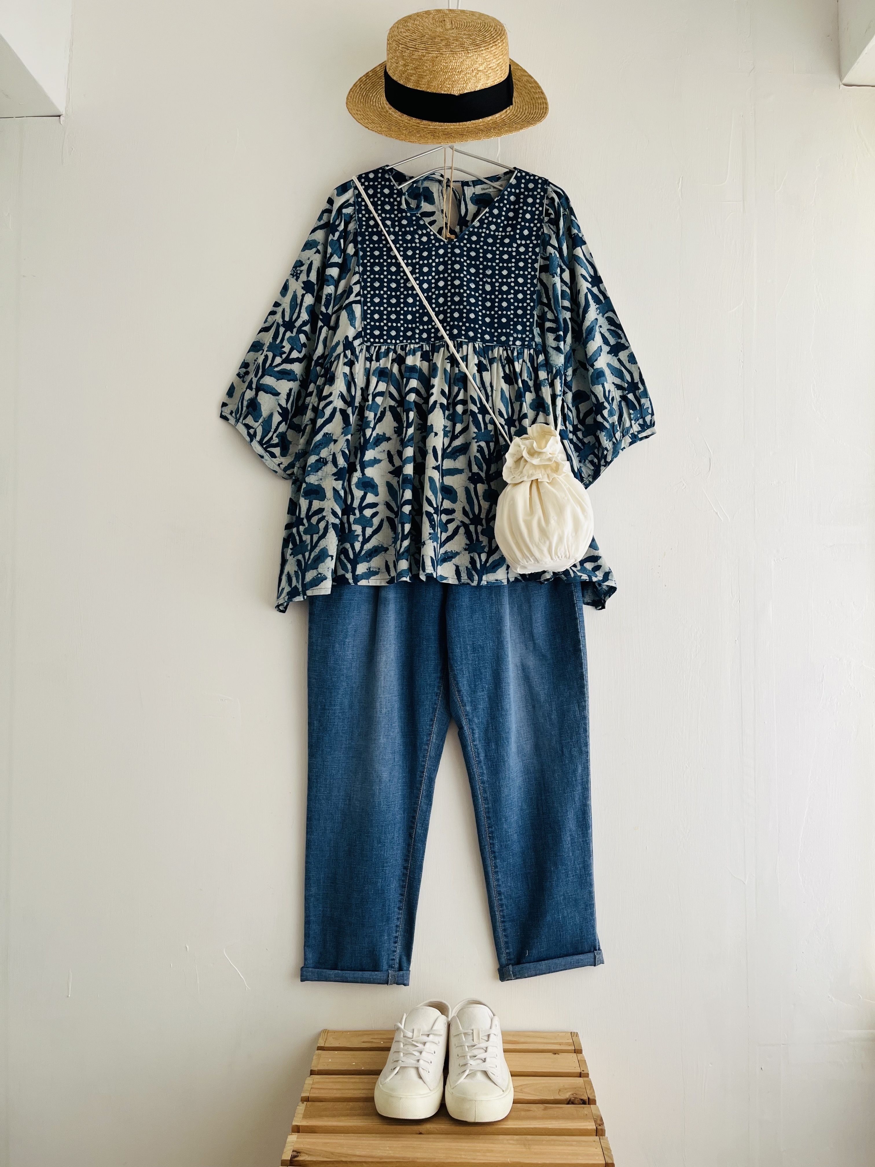 Shanti shanti藍色民族花top