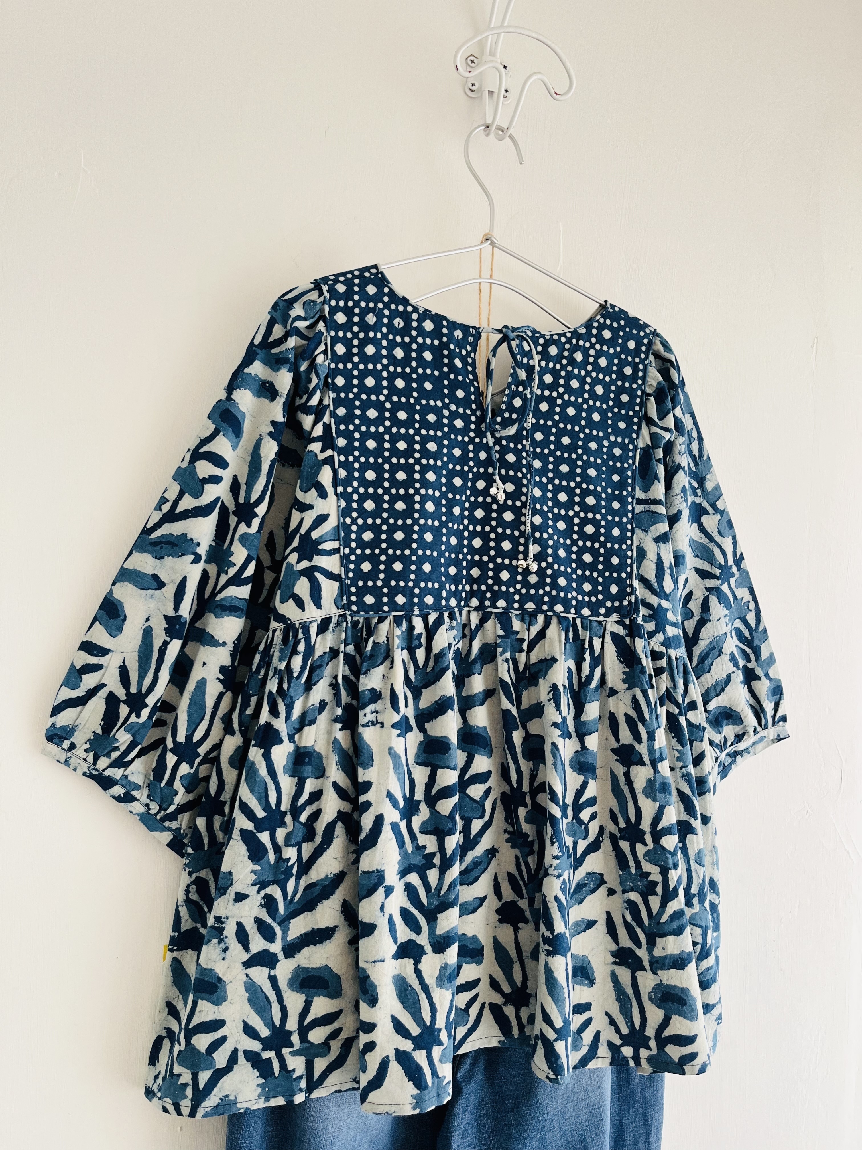 Shanti shanti藍色民族花top