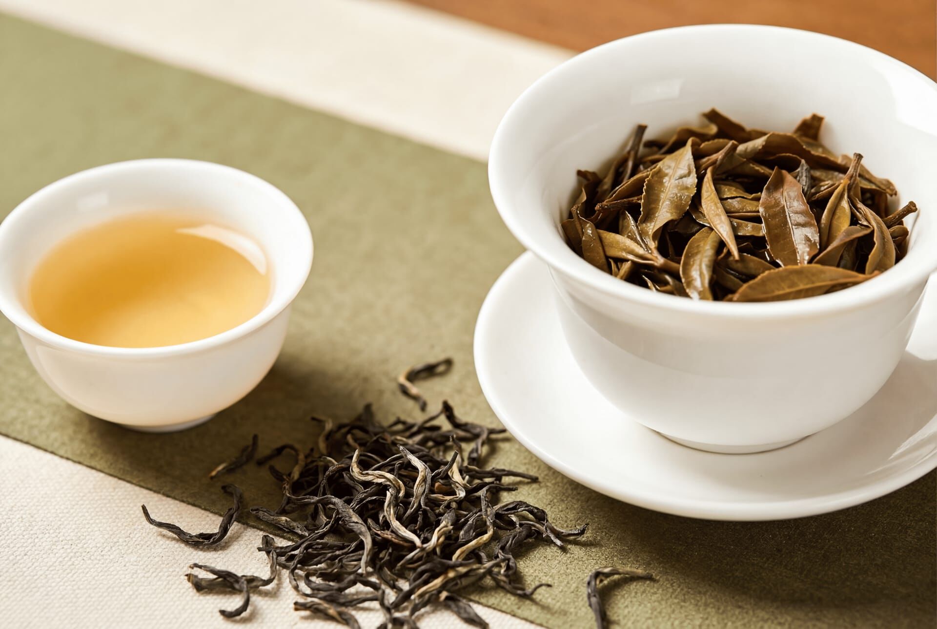 東方美人茶橙紅茶湯特寫