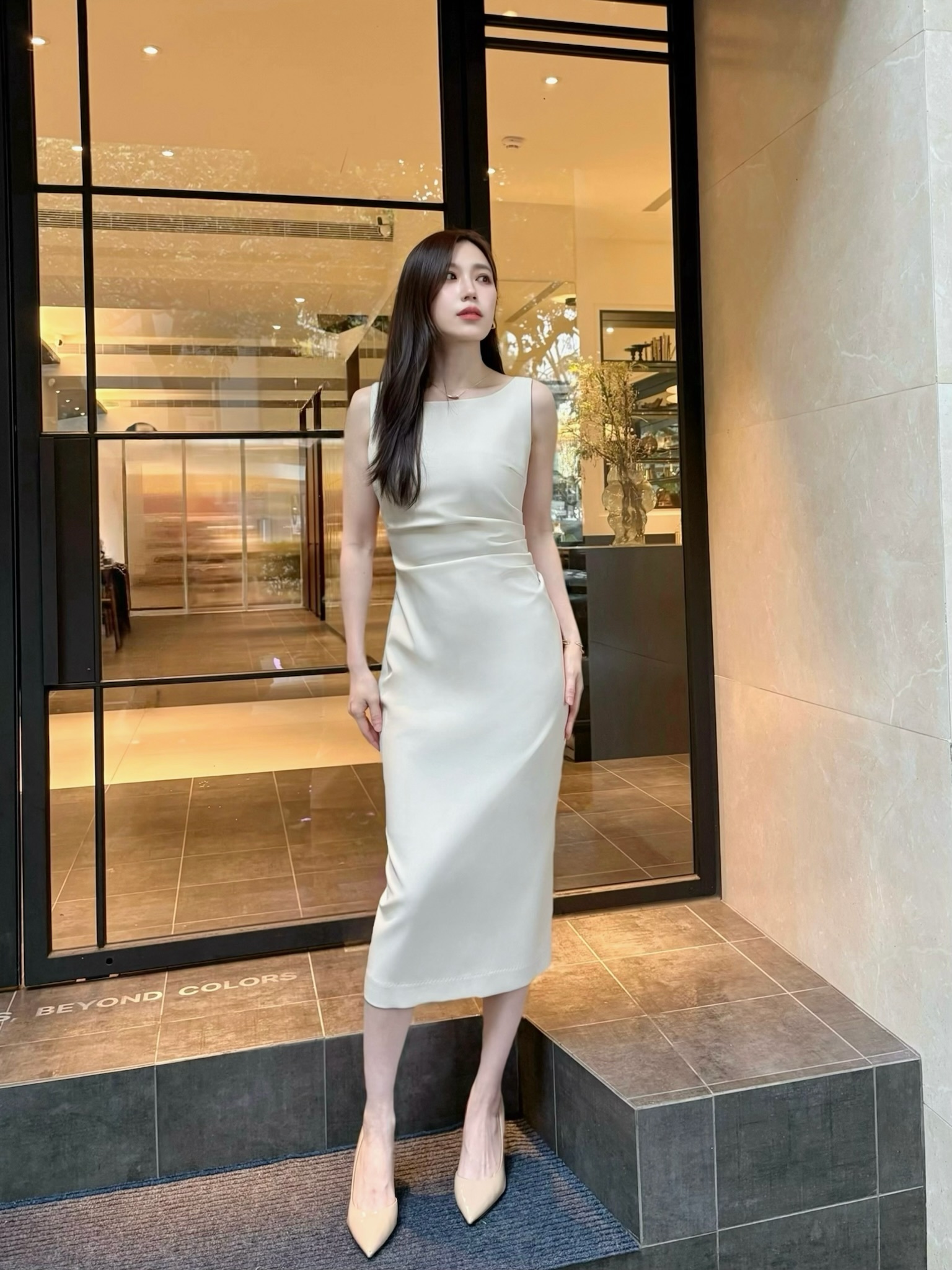 簡約顯腰身抓皺背心洋