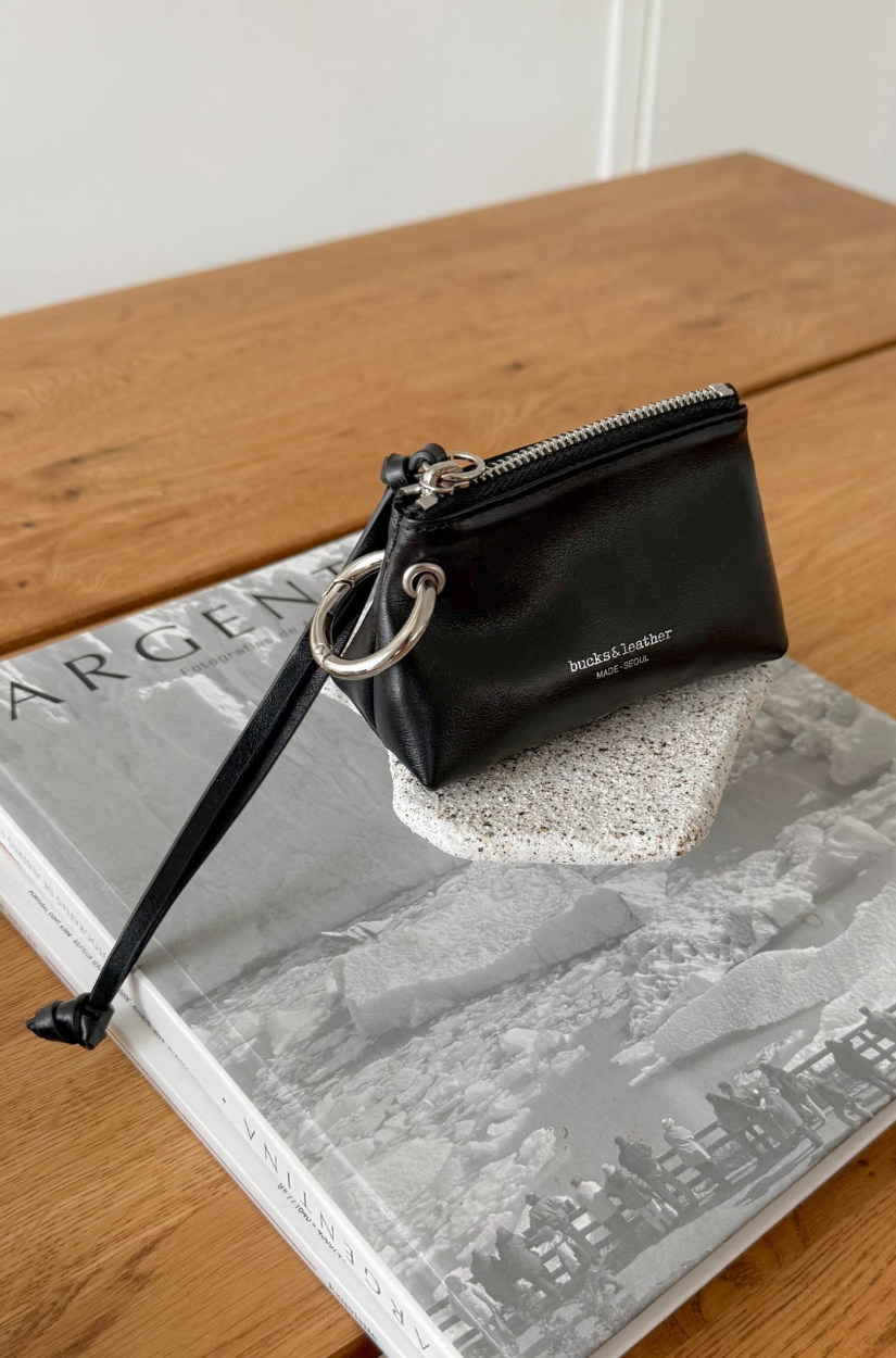 【 5/28收單 】Bucks & Leather Angle Pouch 真皮云朵收納包 韓國