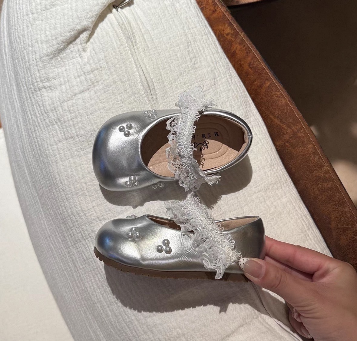 珠珠緹花邊娃娃鞋