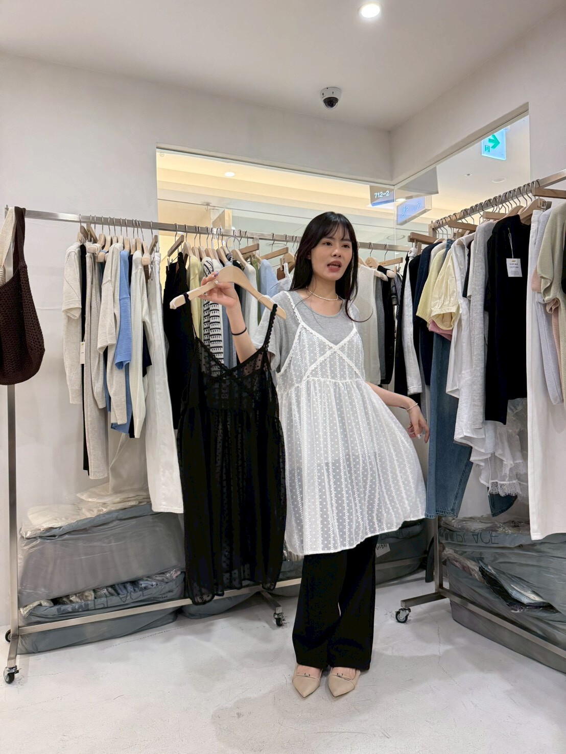 MB6014 刺繡點點外搭連身裙