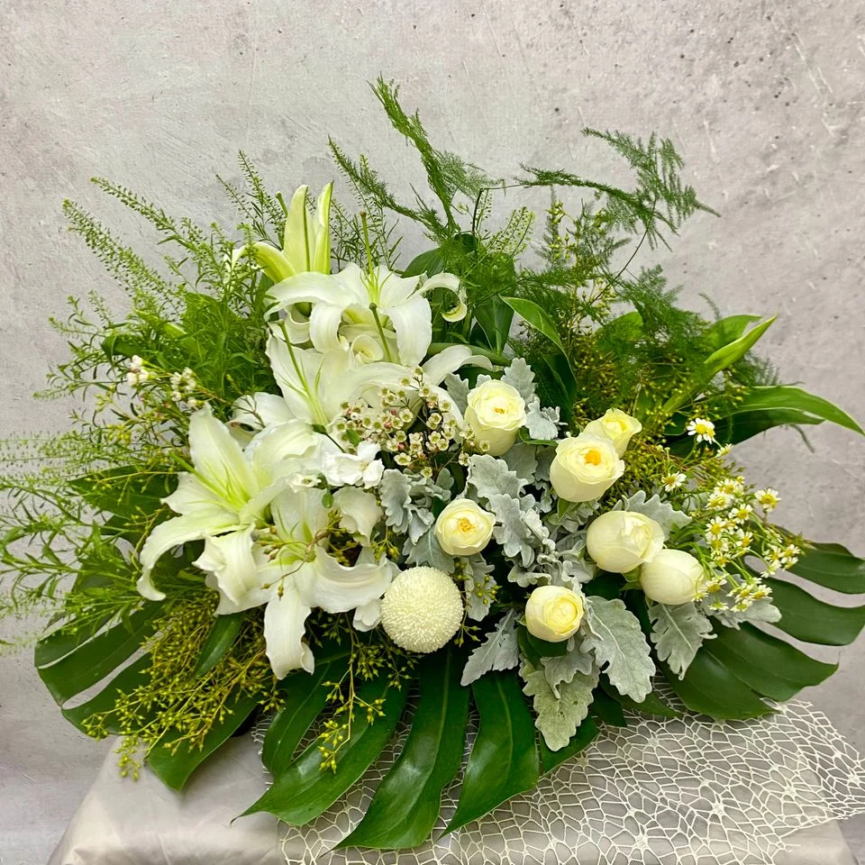 W - Condolences and Remembrance - Coffin_66002