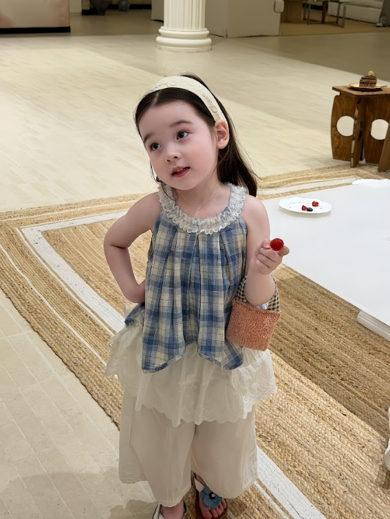 BYC04T023BL  藍調日系復古格紋蕾絲露肩背心