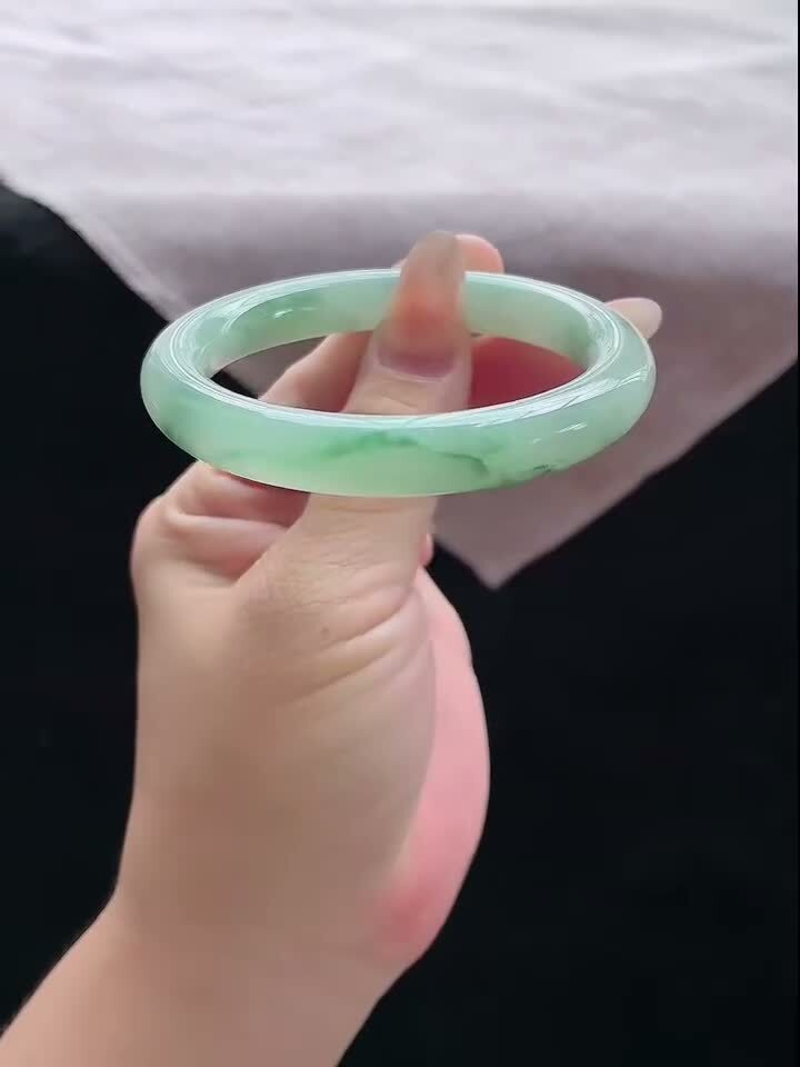 冰糯飄花翡翠圓條手鐲,天然翡翠A玉, 緬甸玉, Jade, Jadeite