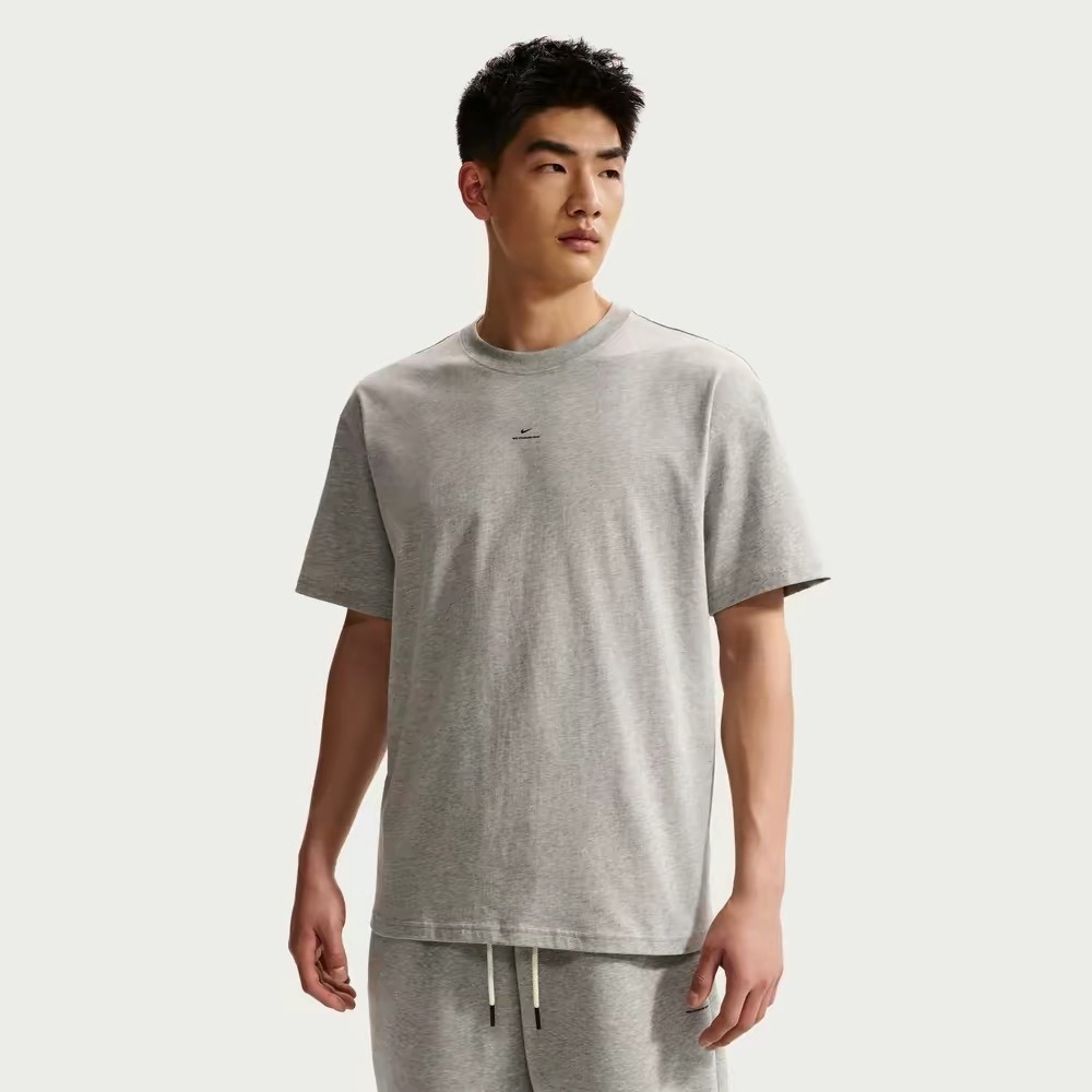 男款 NIKE DRY TEE 灰色 黑色 小標 寬鬆 運動 休閒 短袖 短T【IR1862】NKTF