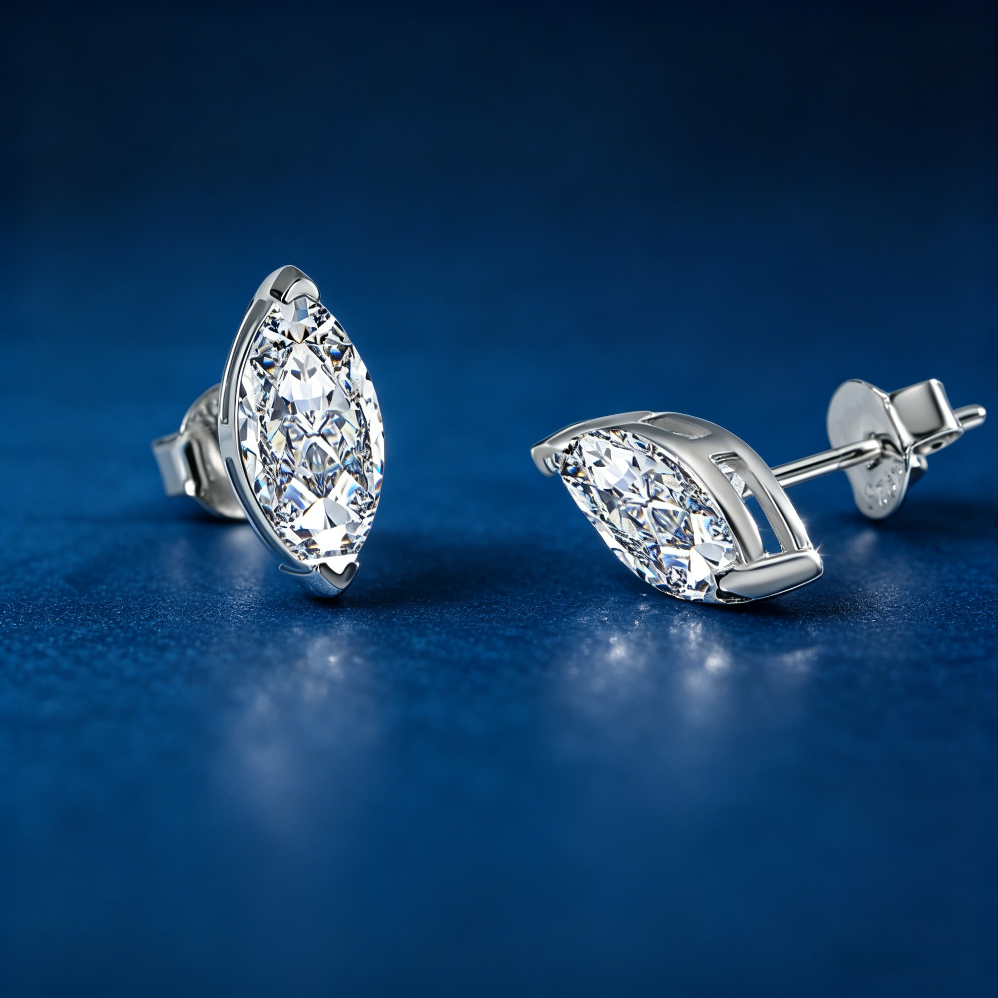 莫桑鑽馬眼形耳釘       E2C011B