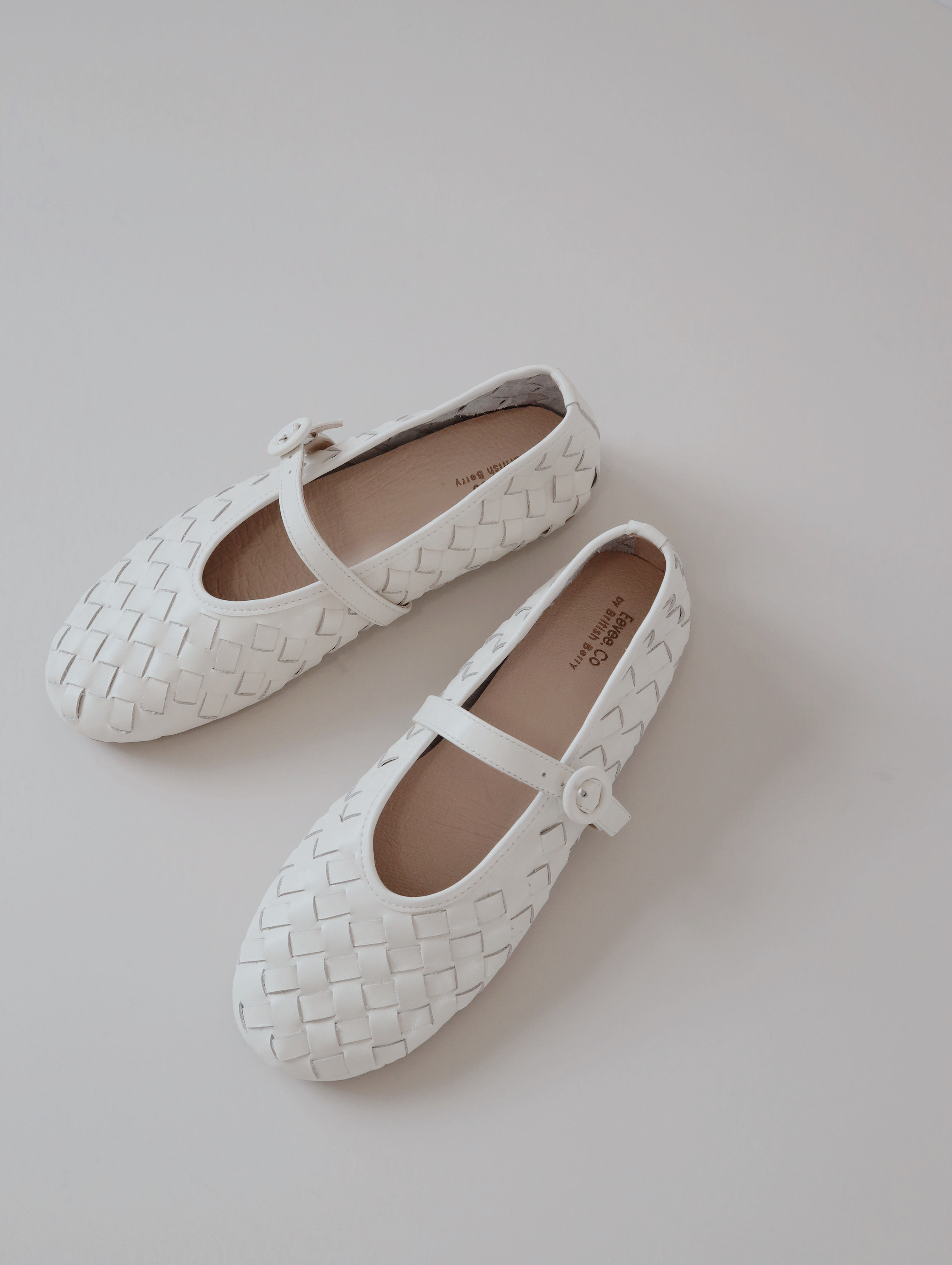 現貨 SS2209 Wissy Leather Flats