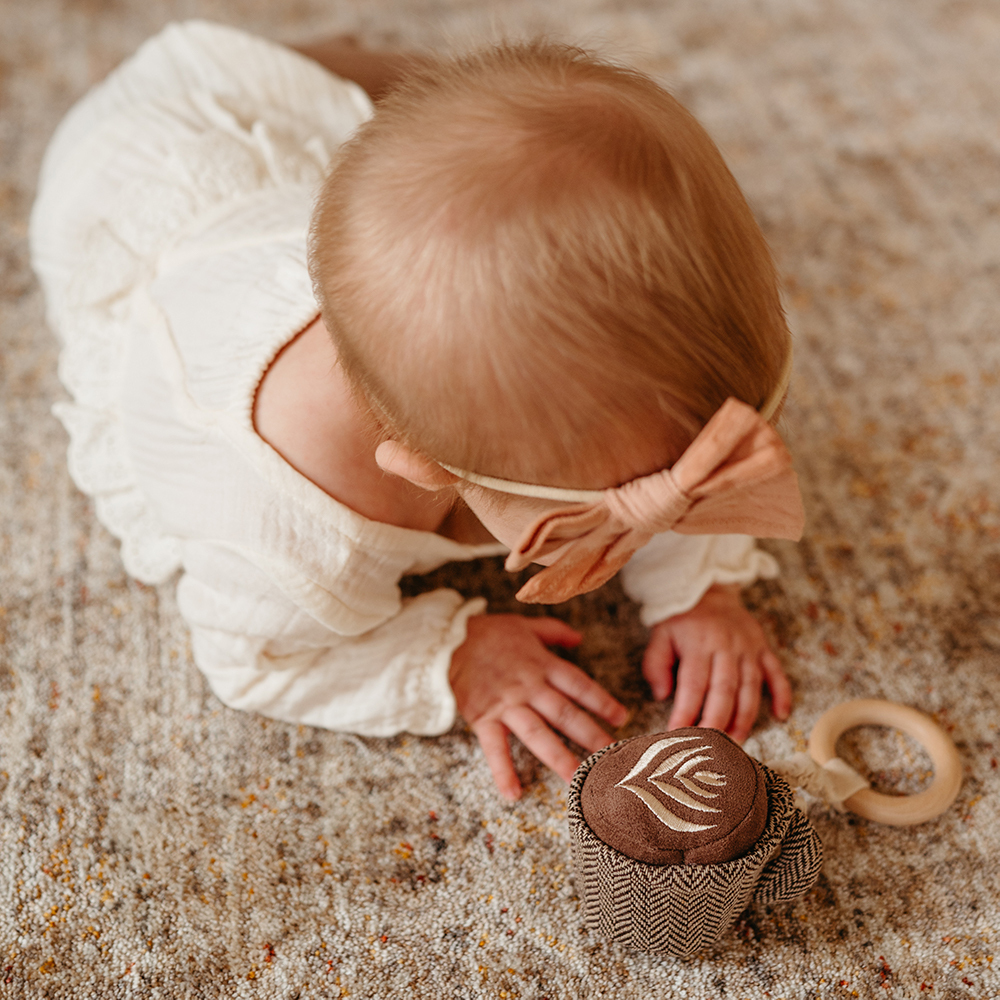 Little Lamb Kind 拿鐵吊飾手搖鈴