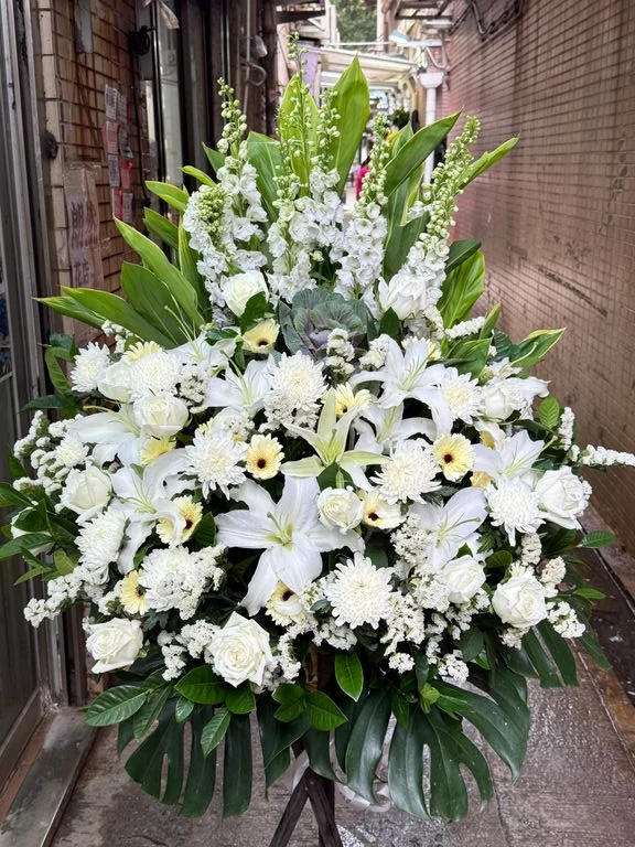 W -Condolences and Remembrance - In Memory of SYM_10009