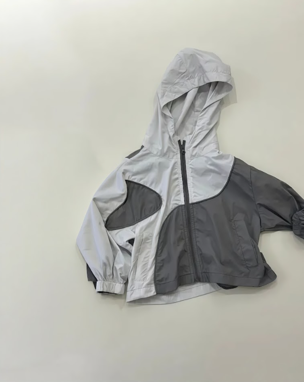 BYC04OW038GY  灰調幾何拼色拉鍊薄外套