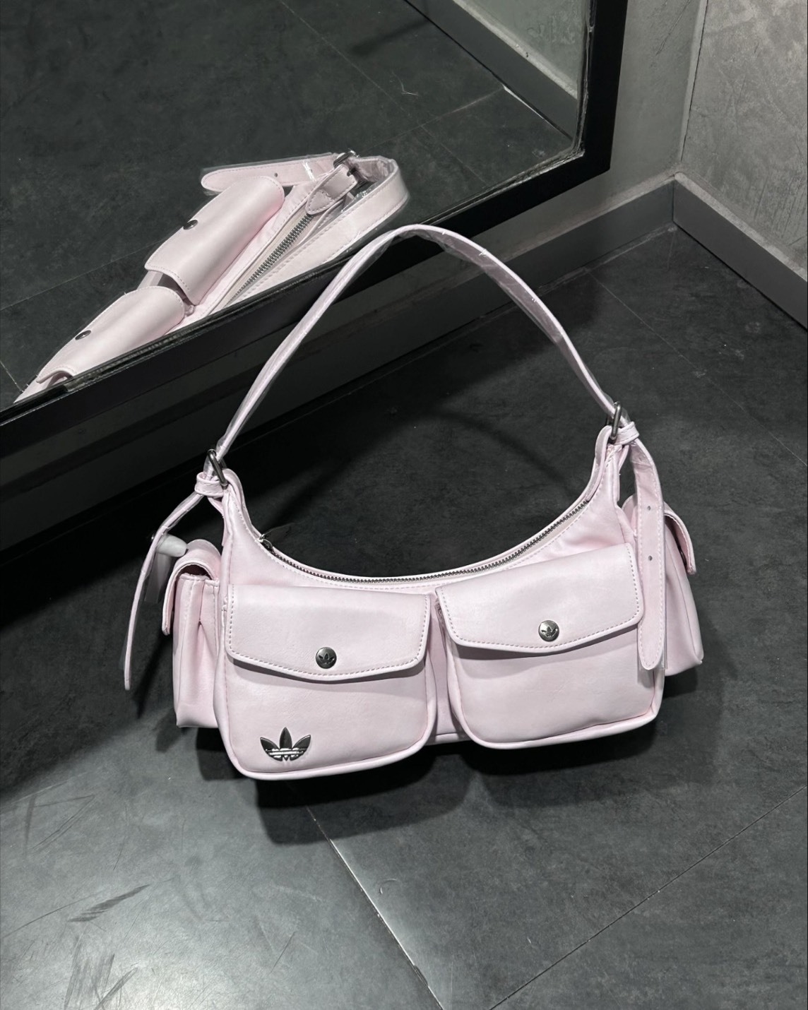 ADIDAS ORIGINALS CLASSIC SPORT 可調節背帶 櫻花粉 機車包