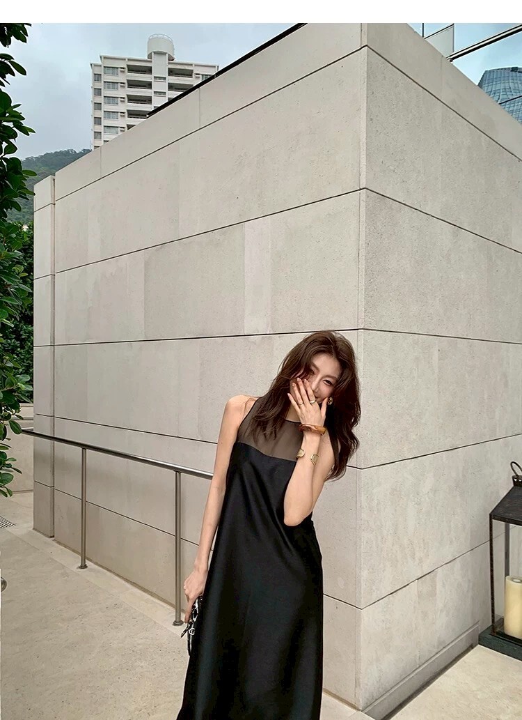 經典黑透膚感拼接圓領無袖長洋裝-S-L (Elegant & Love)