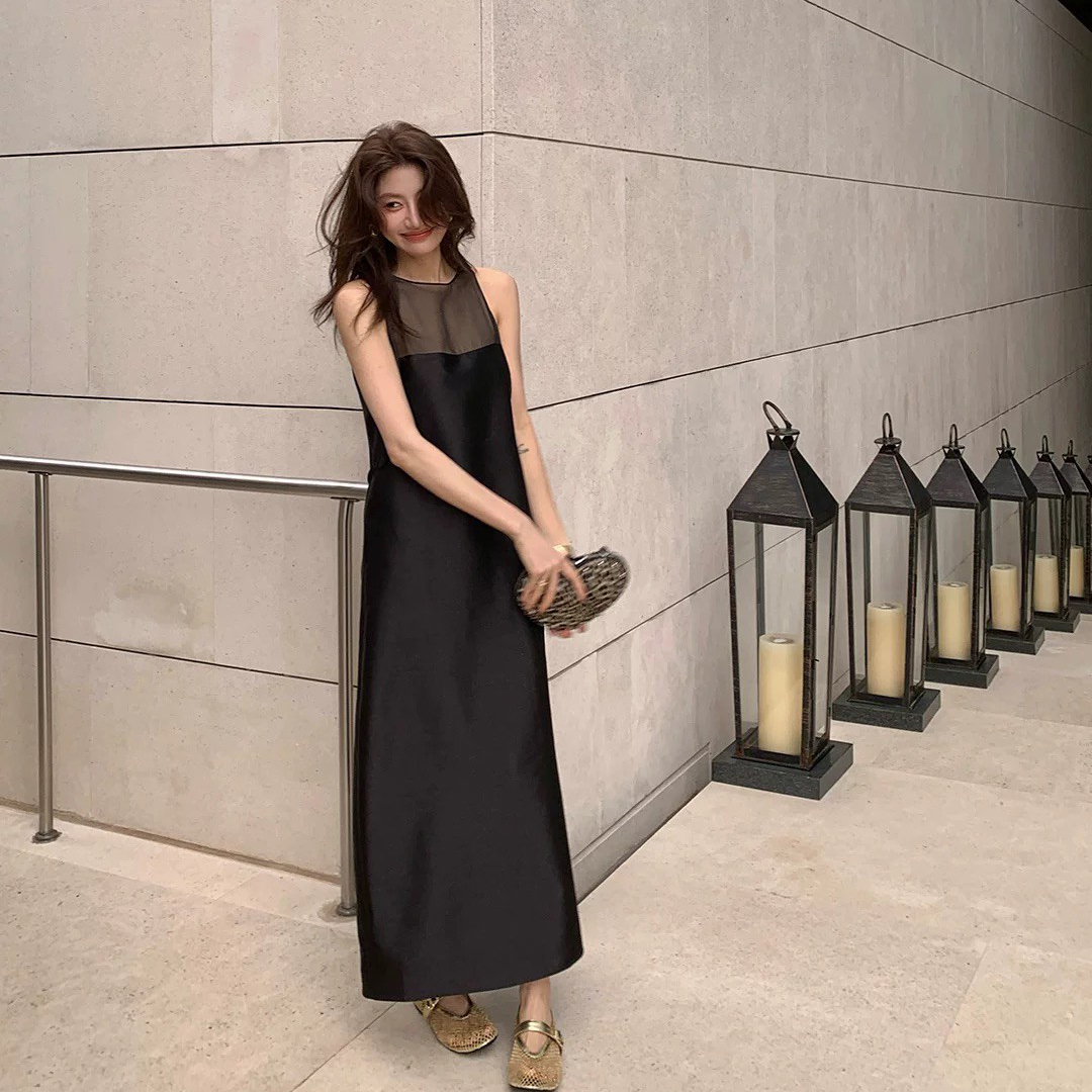 經典黑透膚感拼接圓領無袖長洋裝-S-L (Elegant & Love)