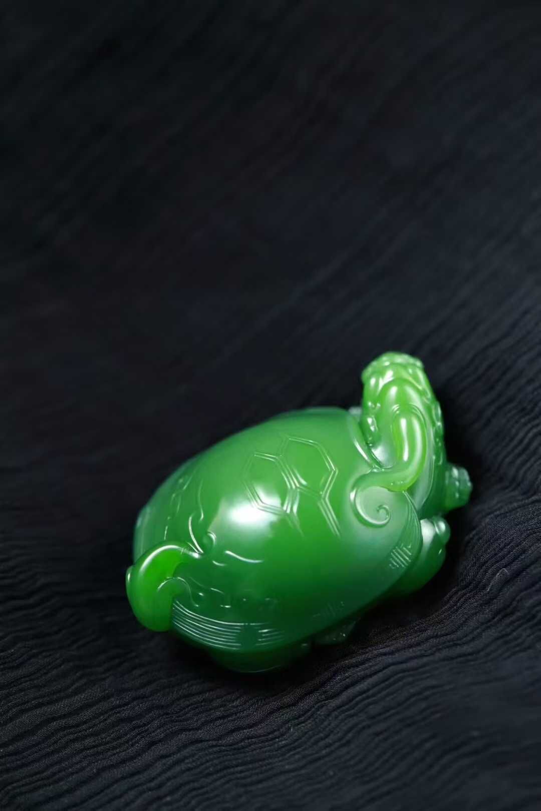 和田玉辣色碧玉龍龜,天然和田玉軟玉