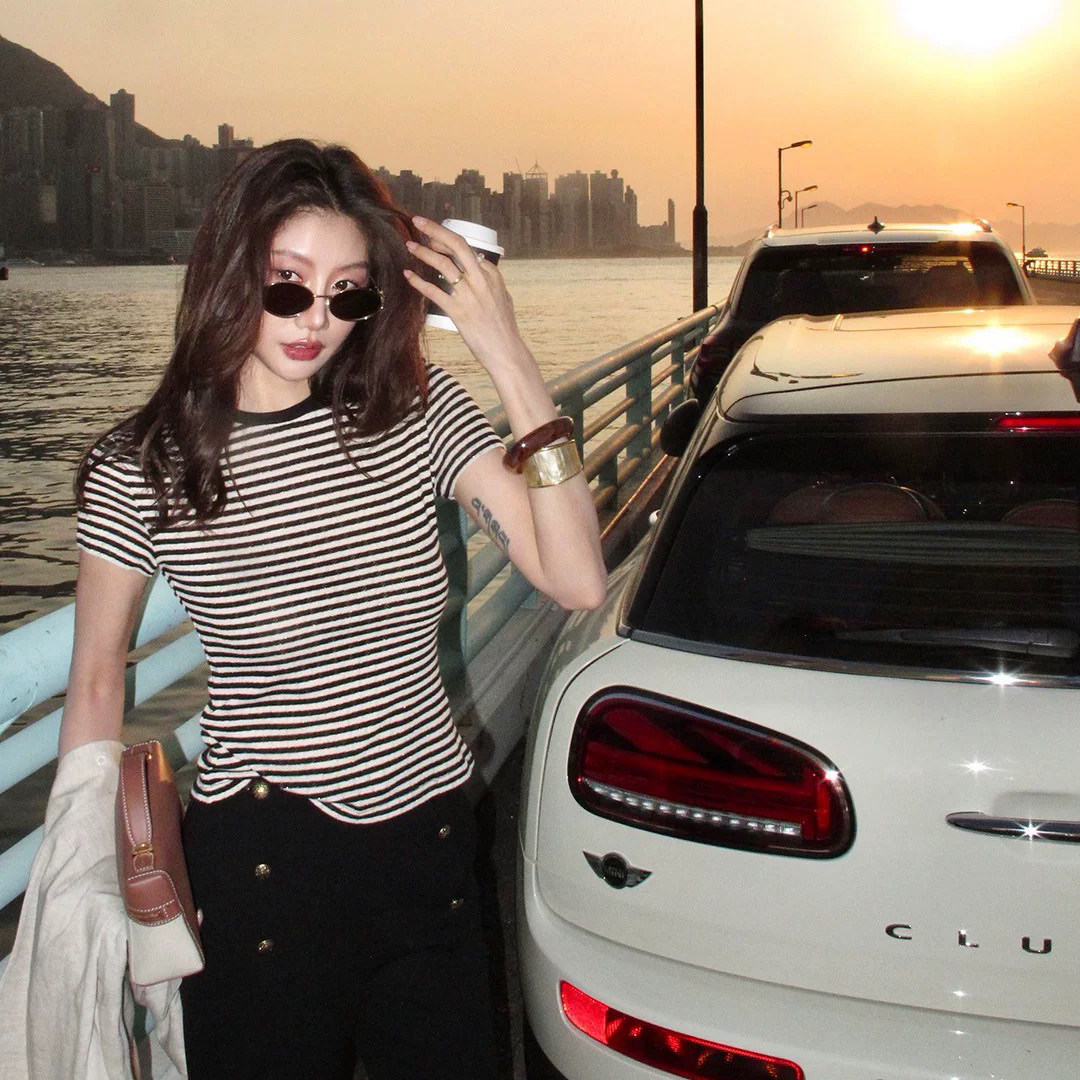 經典黑白條紋圓領短袖上衣-S-XL (Elegant & Love)