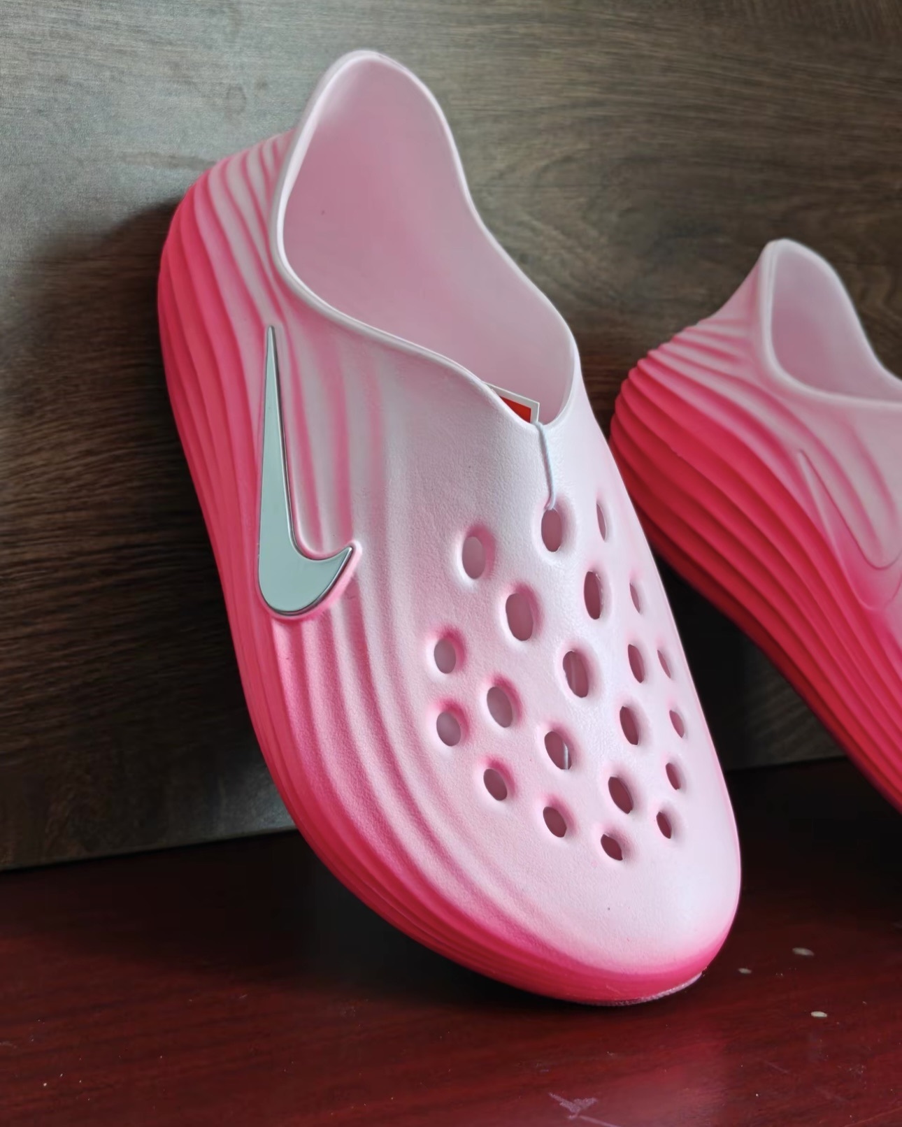 [限量不退換] 男女鞋 NIKE REACTX REJUVEN8 PINK FOAM 乳腺癌 粉色 泡棉 休閒 防水 涼鞋 拖鞋 恢復鞋【HV5062-601】