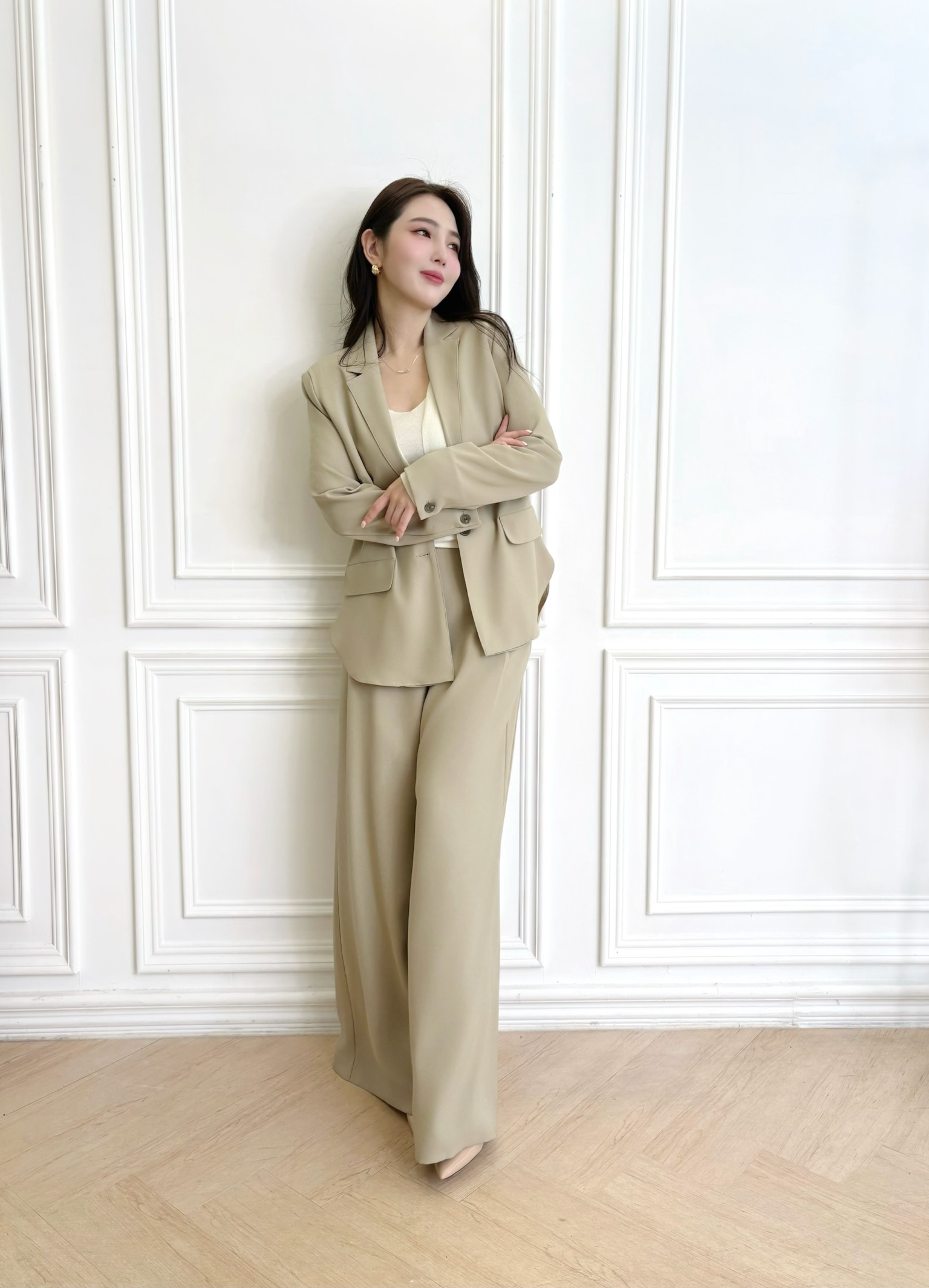 輕盈柔滑西裝褲