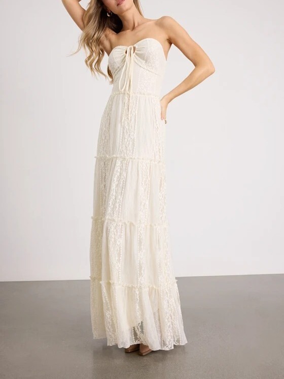 Ivory米白色蕾絲綁帶Cutout桃心領Dress