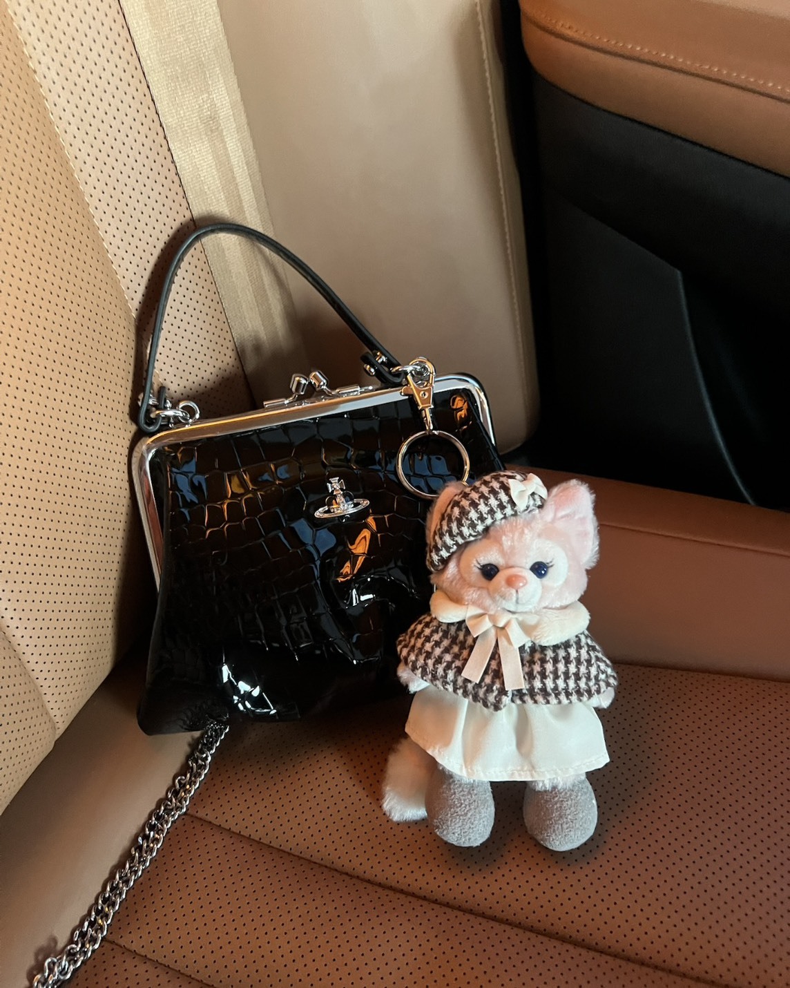 2026年新版 VIVIENNE WESTWOOD 西太后 GRANNY FRAME 鱷魚壓紋 小牛皮 餃子包