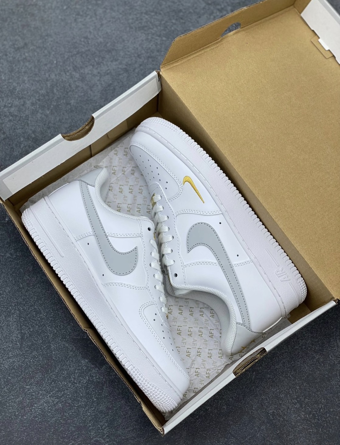 Nike air Force 1 抹茶勾 小金勾