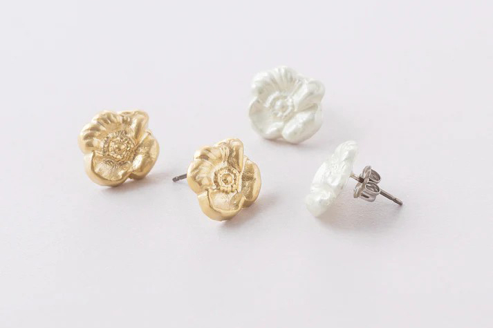 Pisceans - 芍藥針式耳環 / 金色