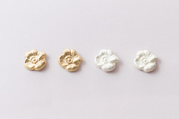 Pisceans - 芍藥針式耳環 / 銀色