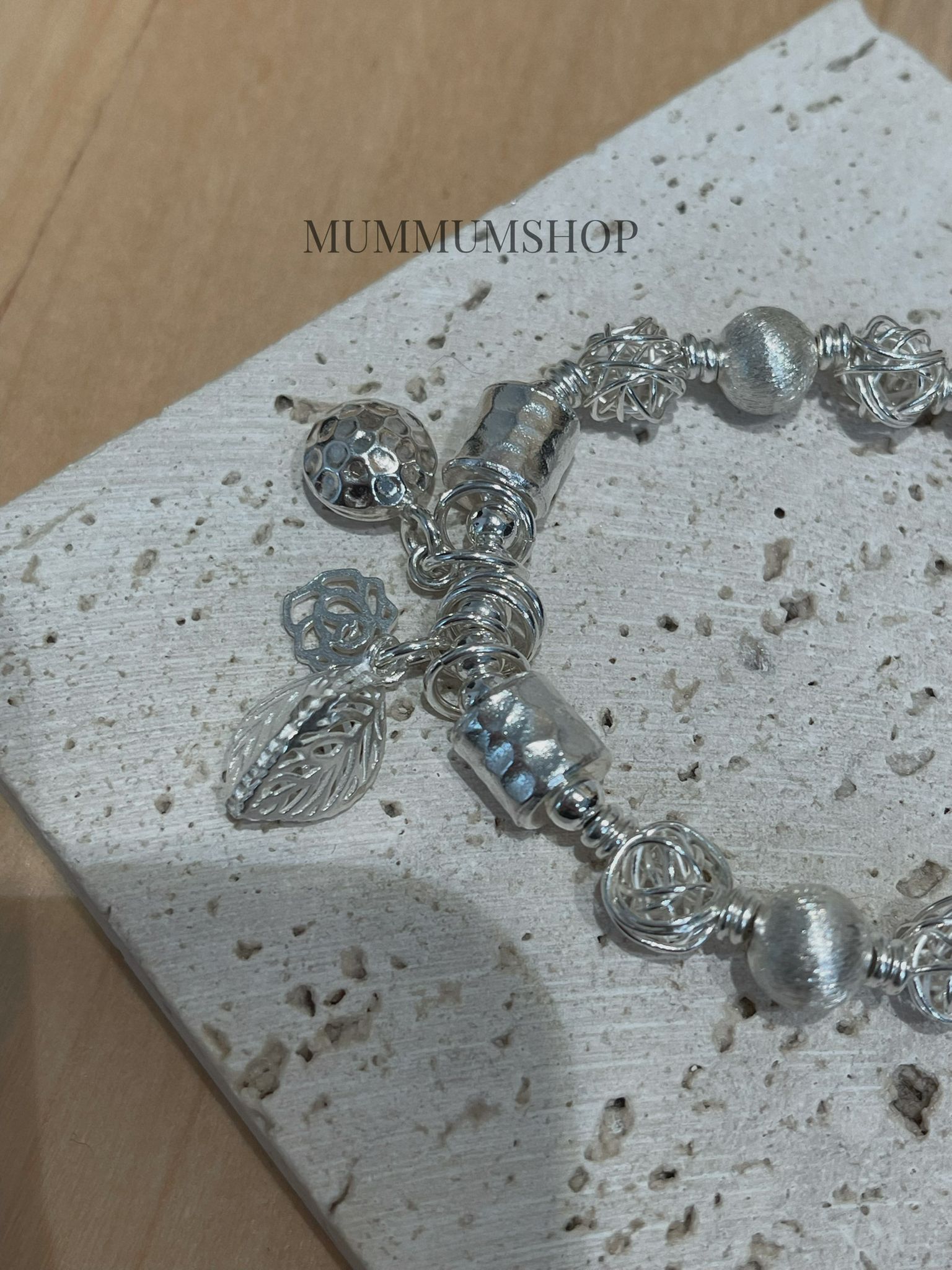 SL13289/花葉小吊飾純色波波手鏈