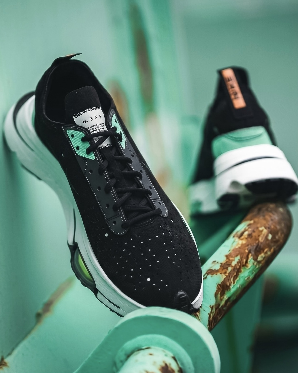 (預訂) Nike Air Zoom-Type - Black Menta