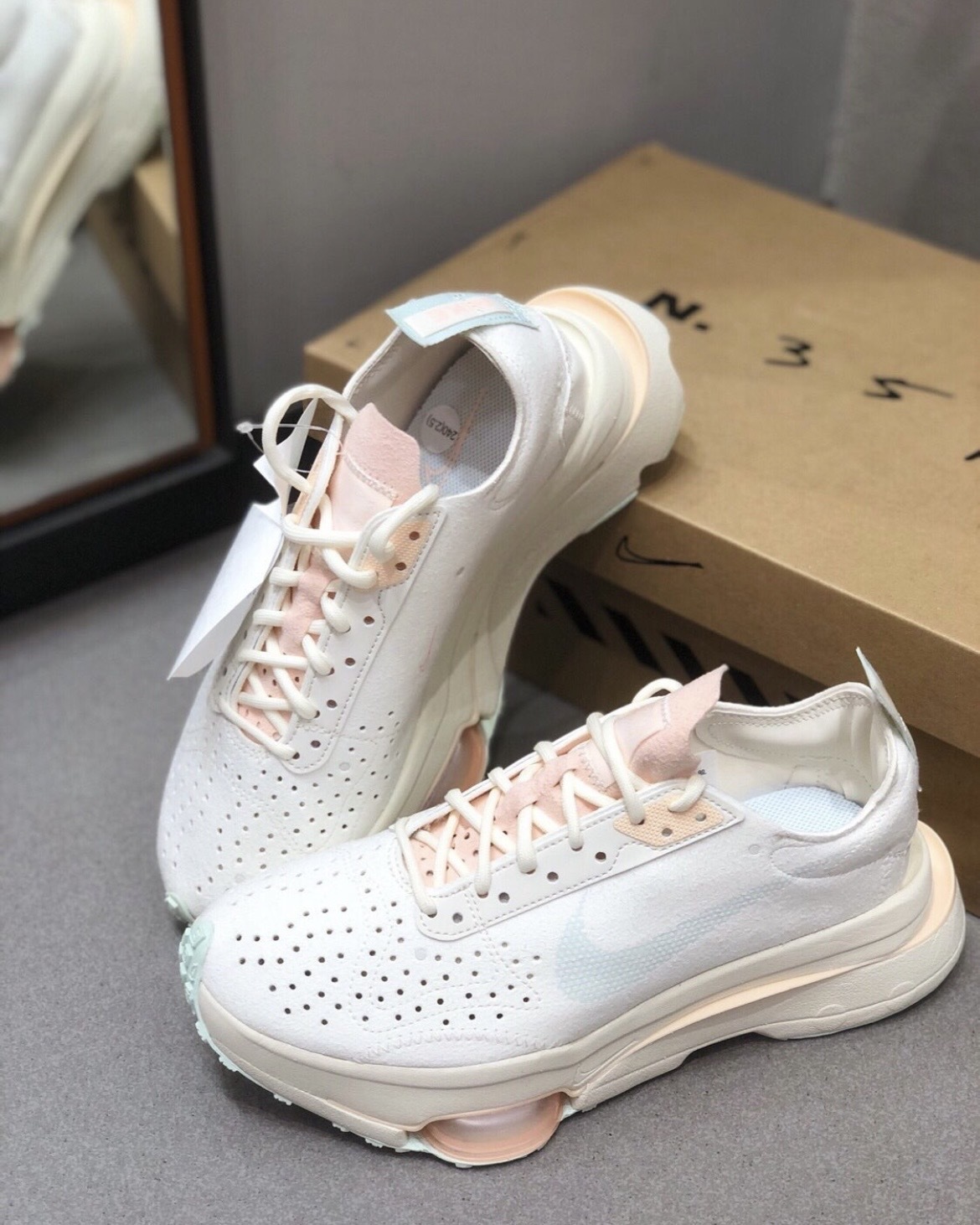 (預訂) Nike Air Zoom-Type - Guava Ice