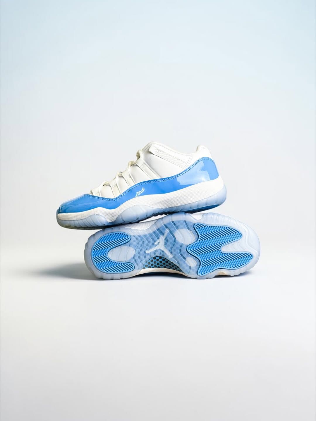 【逢甲 FUZZY】Air Jordan 11 Low "University Blue" 北卡藍 FV5104-100