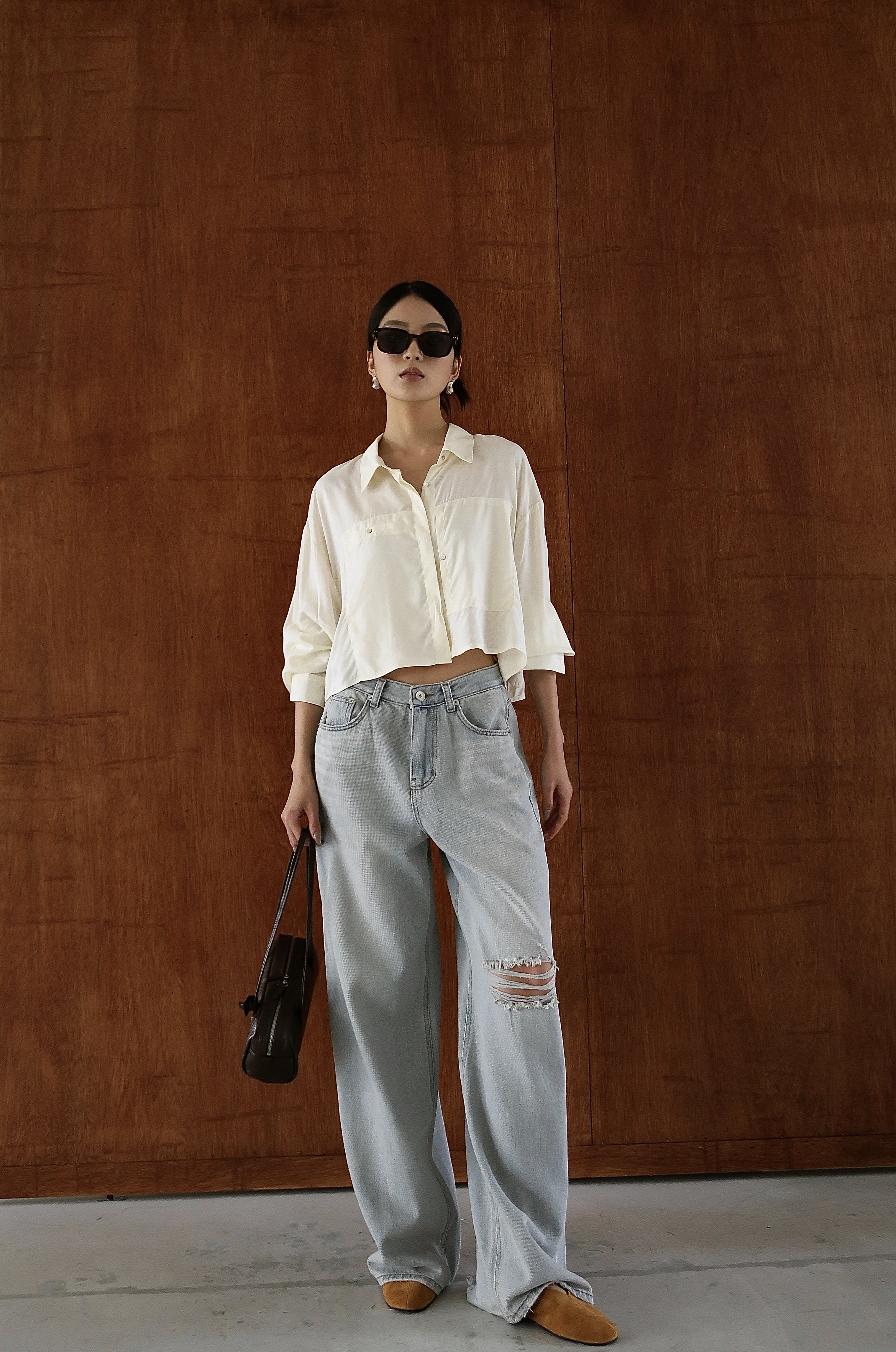 淺藍刷破牛仔褲