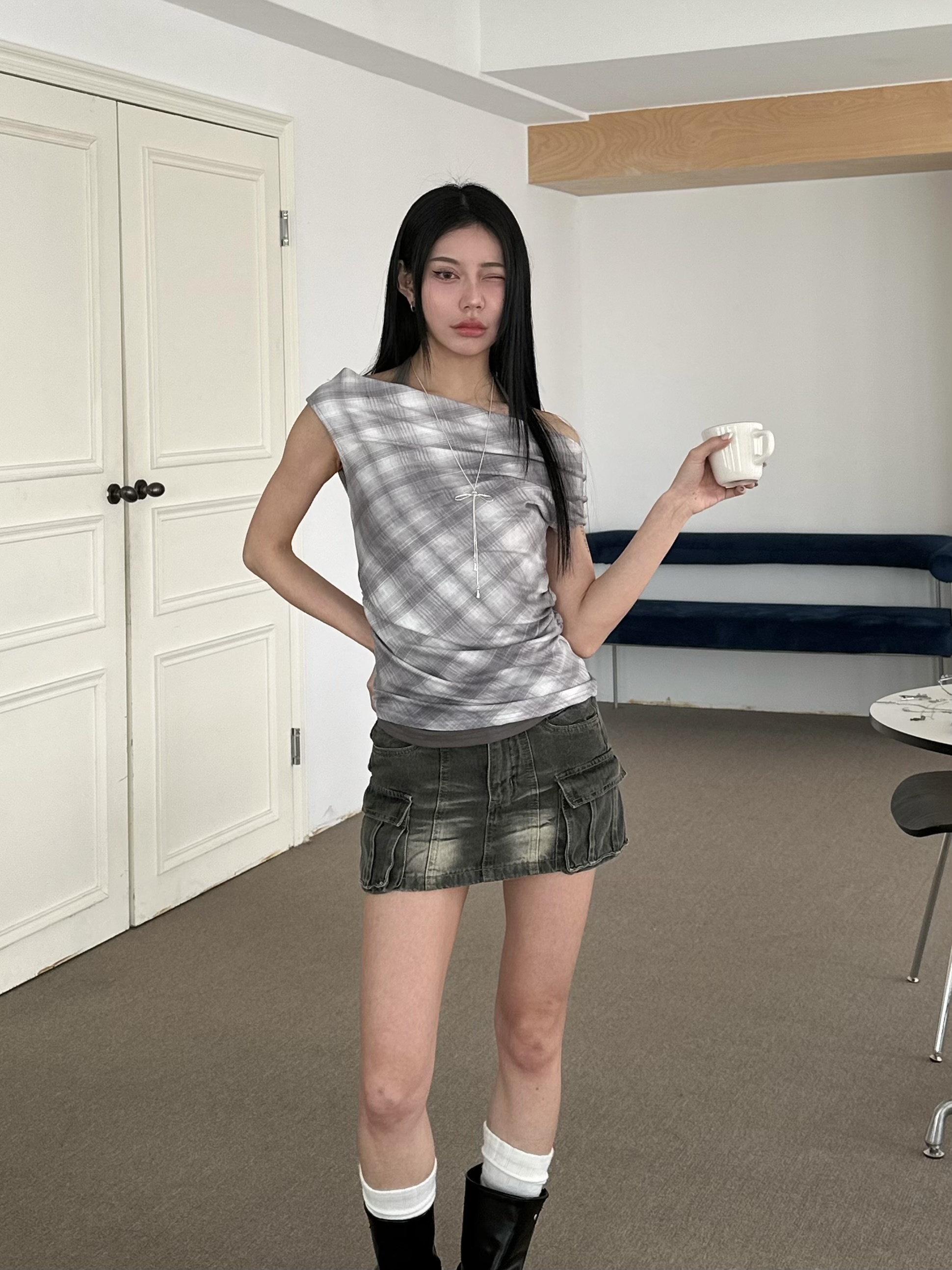 假兩件慵懶格調垂領背心