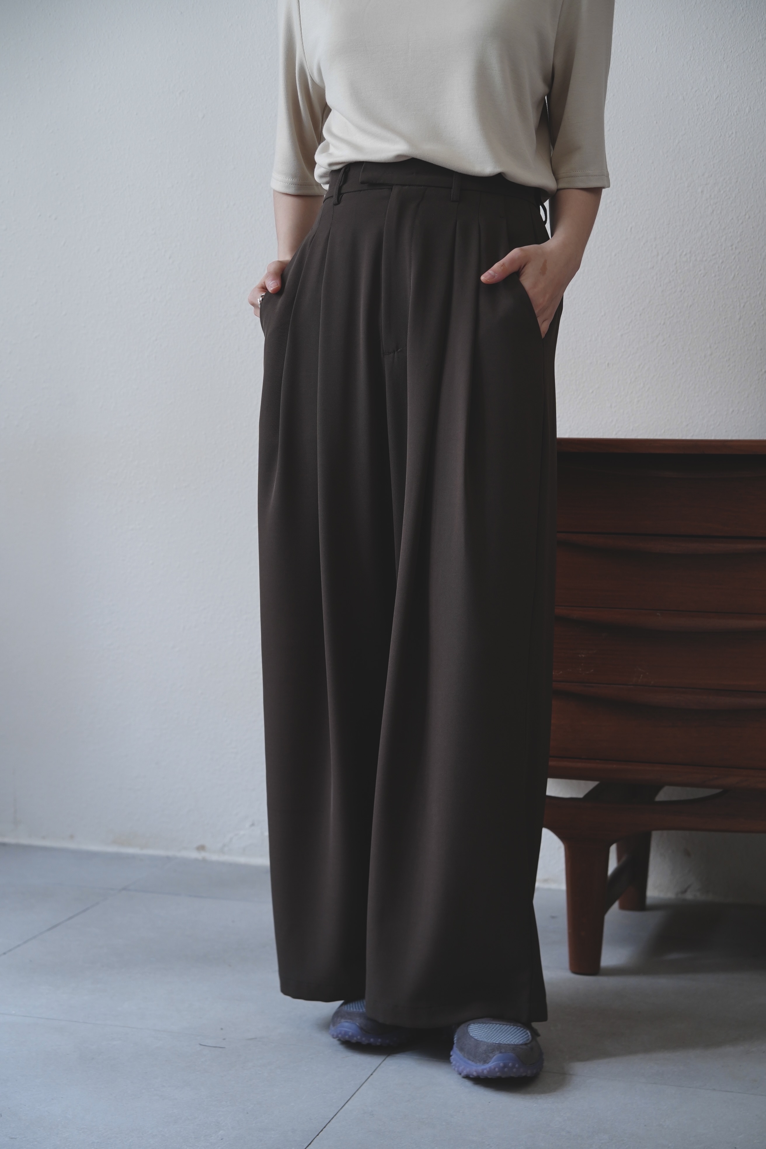 經典腿長版型 ! 垂墜感濶西褲 - TR62977