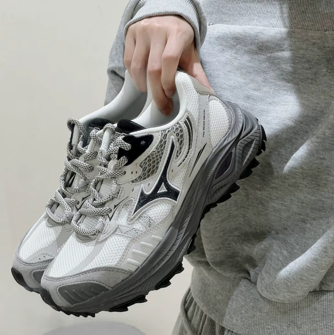 MIZUNO RACER ADV 山系 灰白慢跑 機能跑鞋