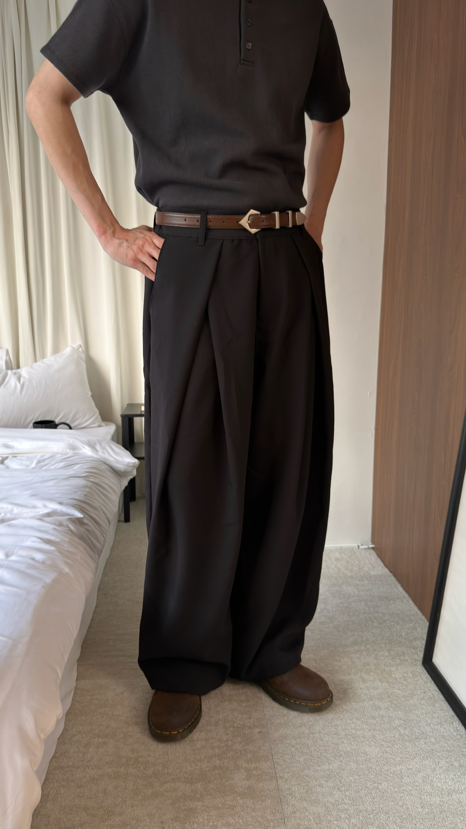 光澤俐落西裝褲