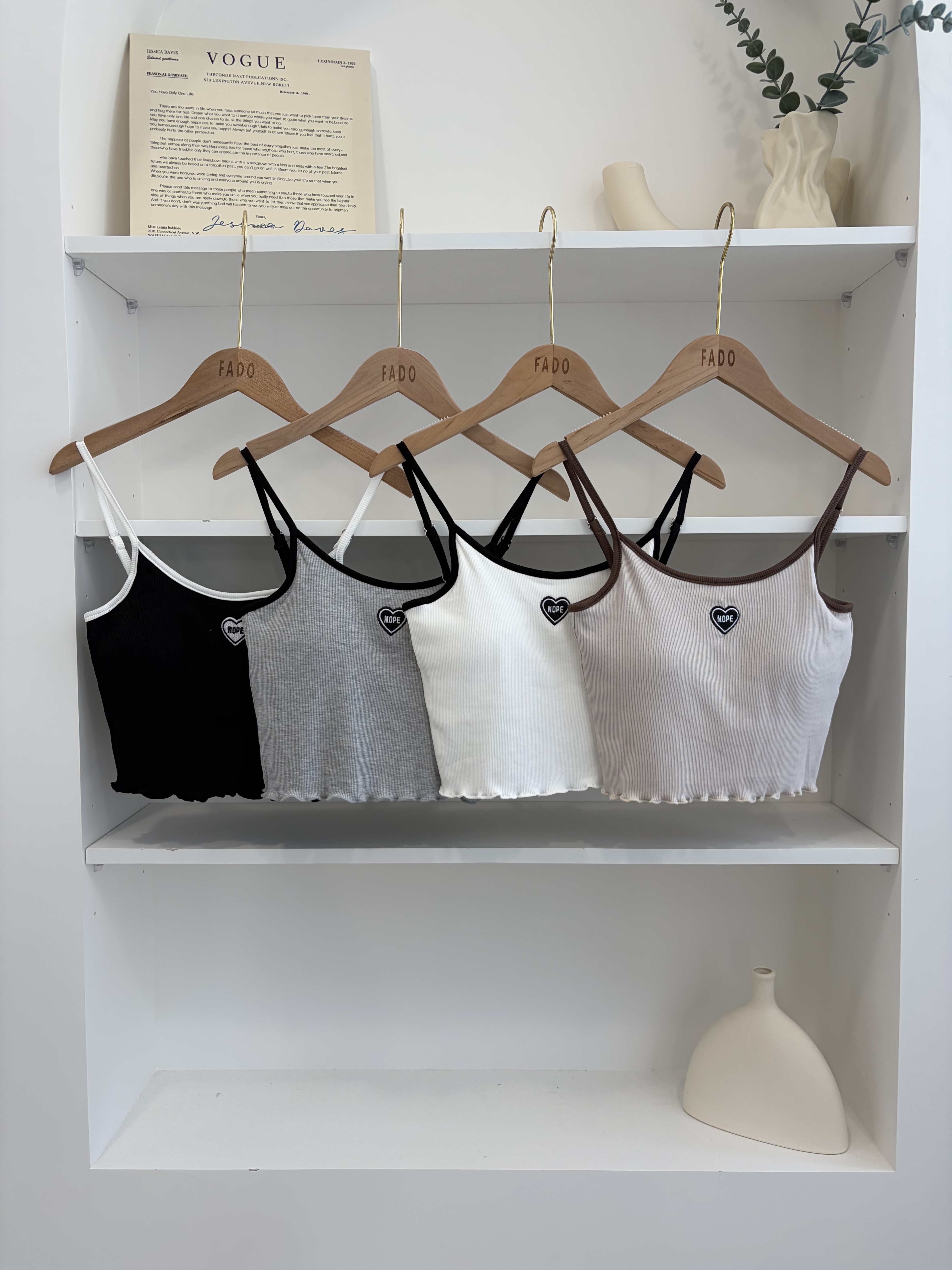 法朵Fado shop｜撞色愛心字母背心(附胸墊) 5265008 四色