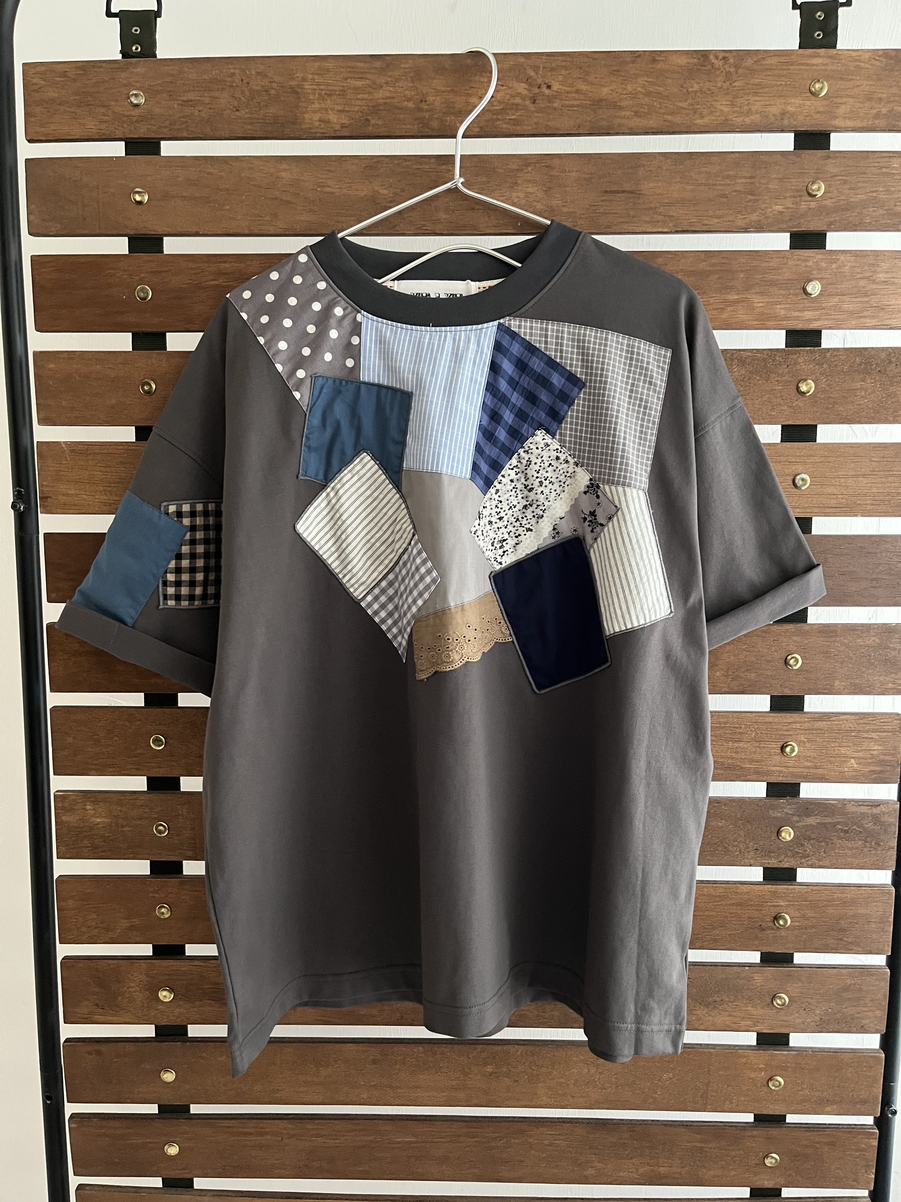 YUTA & YUTI炭啡色圓領拼布top