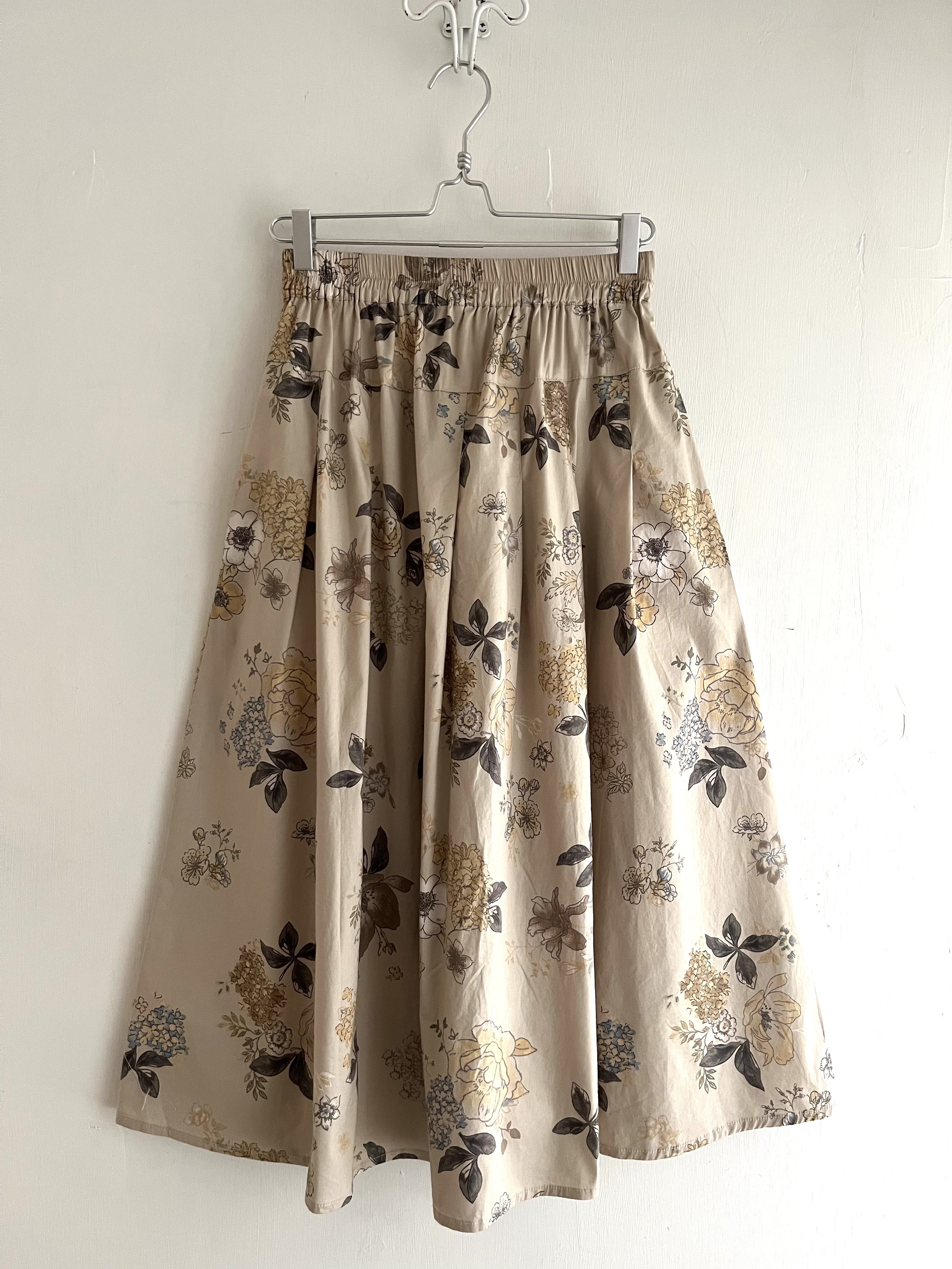 YUTA & YUTI米色花花全橡筋裙