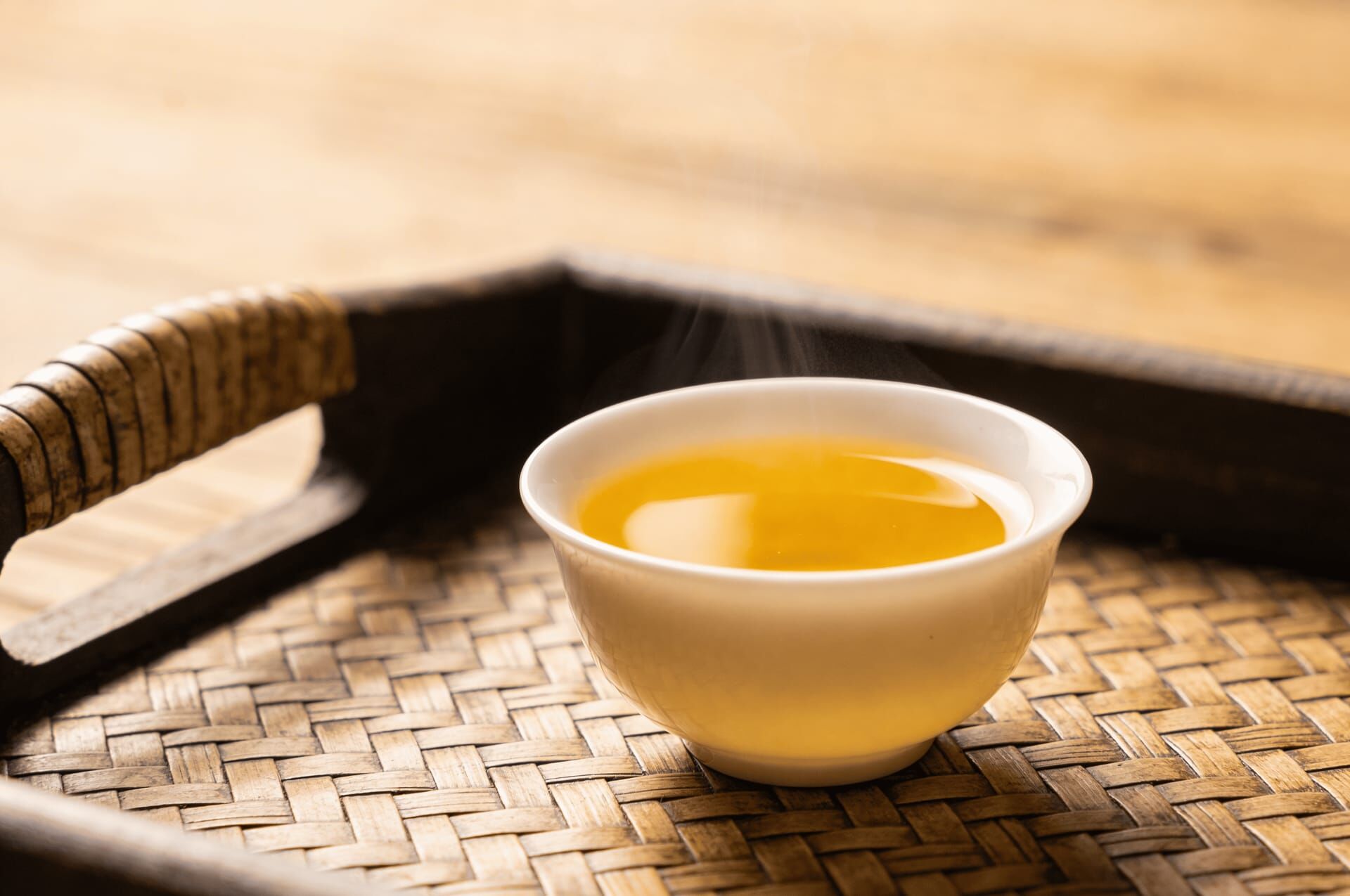 溪谷間的蜜甜高山茶