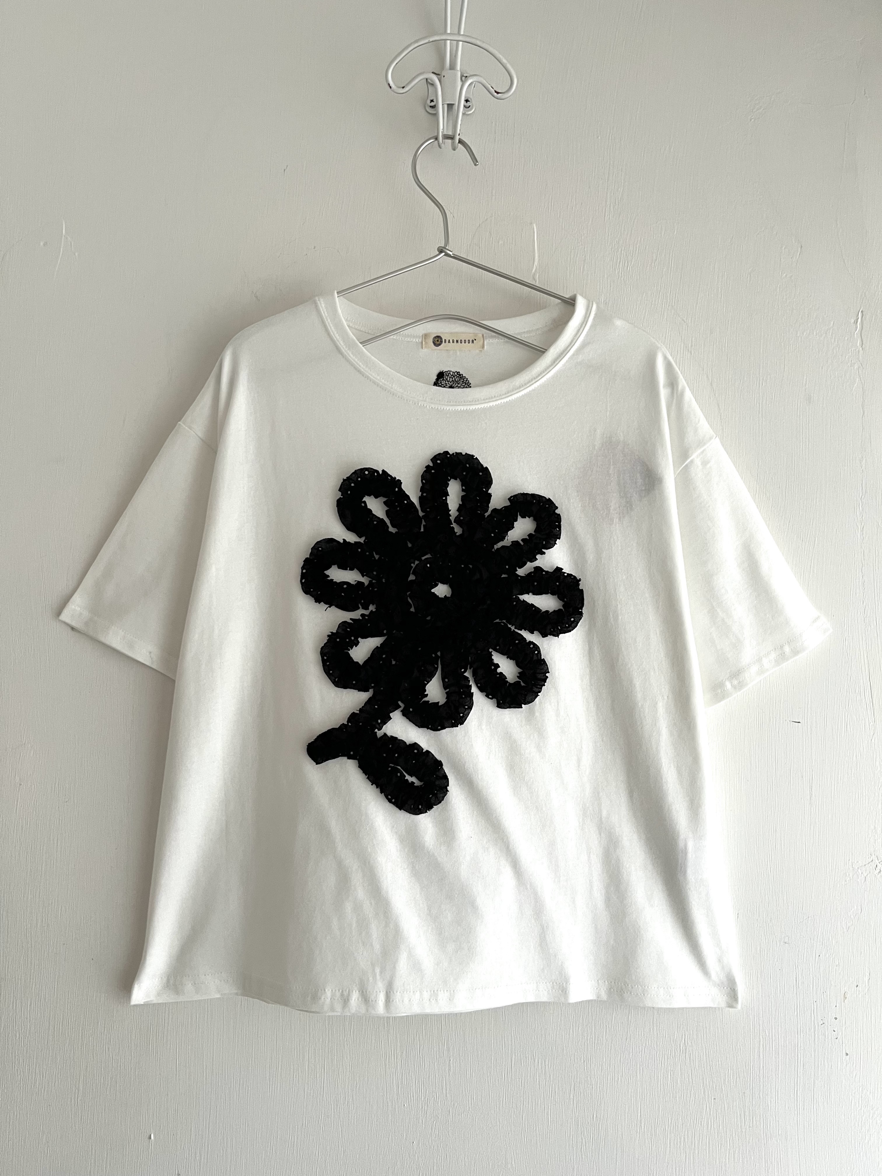 BARNDOOR白色立體花🌼tee