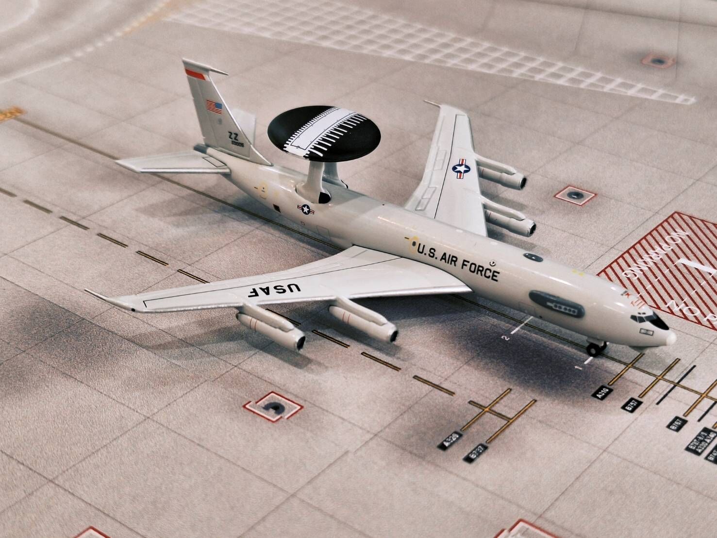 Herpa 1/500 美國空軍波音 E-3 哨兵 - 第 961 AACS，嘉手納空軍基地