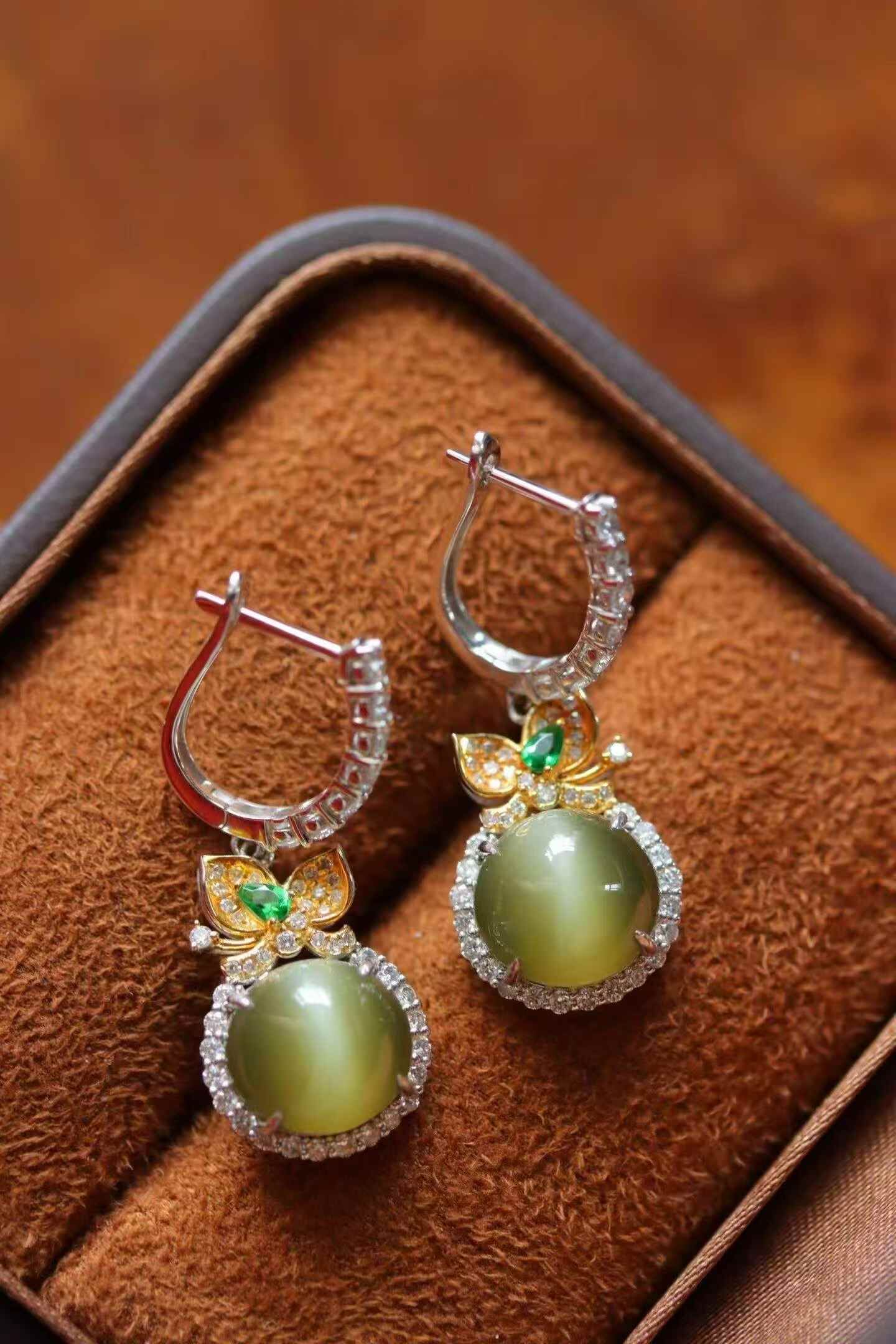 326750 和田玉貓眼碧玉耳墜