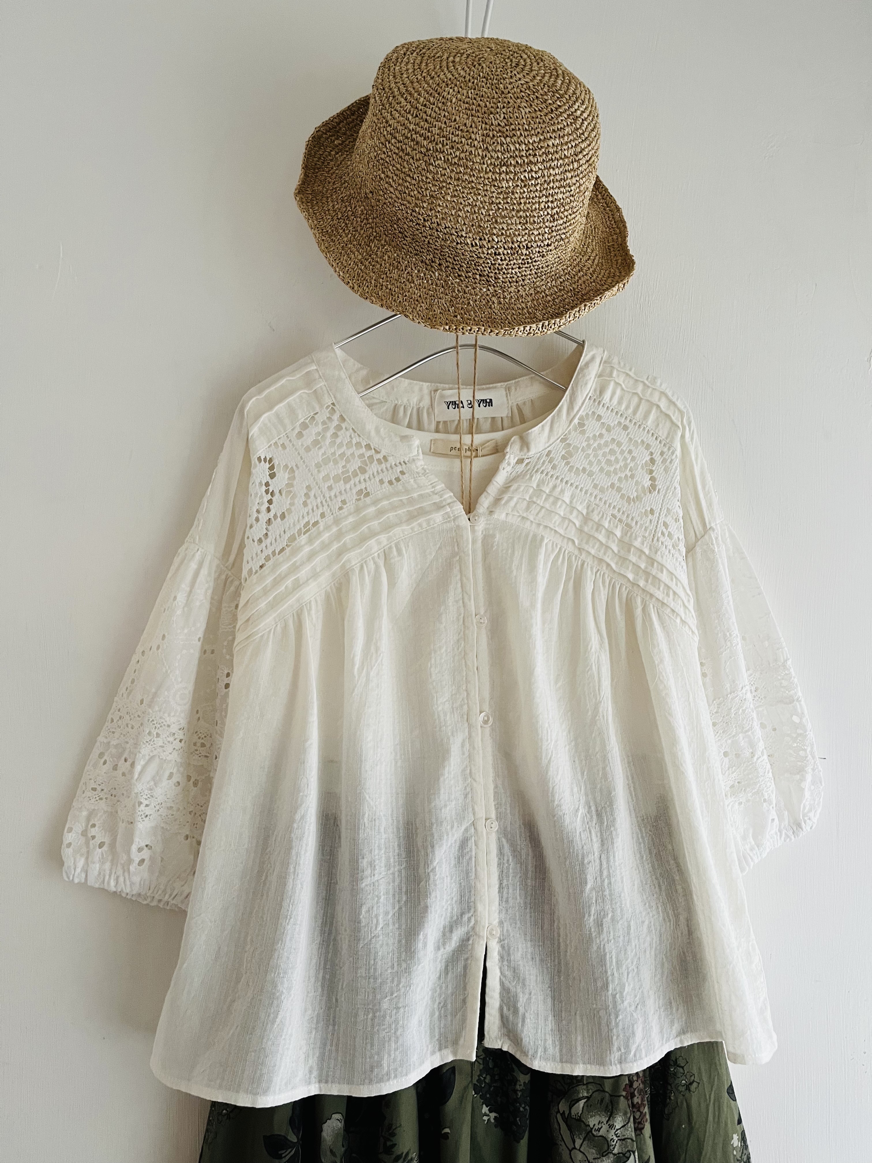 YUTA & YUTI米白色刺繡通花䄂top