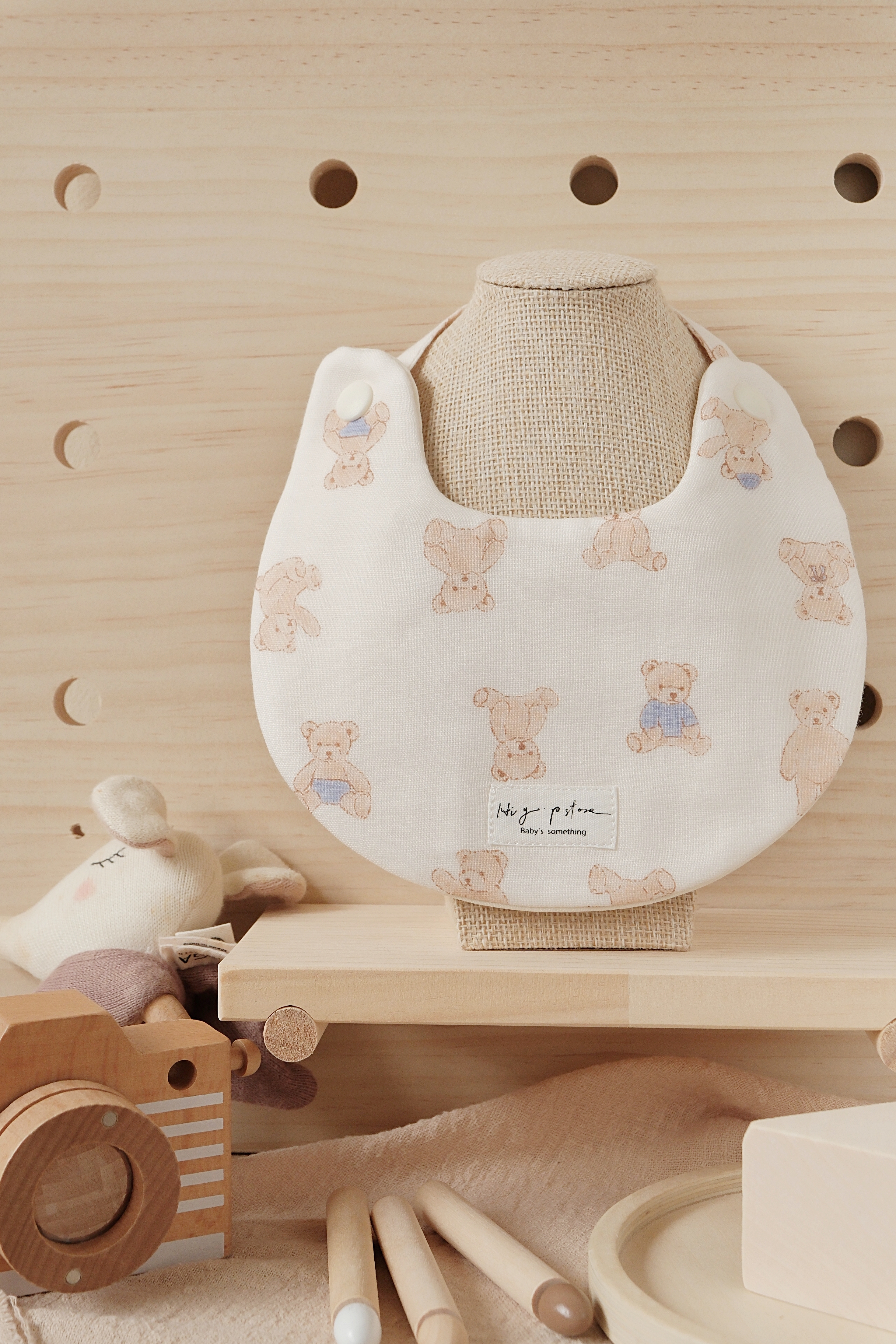 Hi Y.P store-手作圍兜-哈囉泰迪