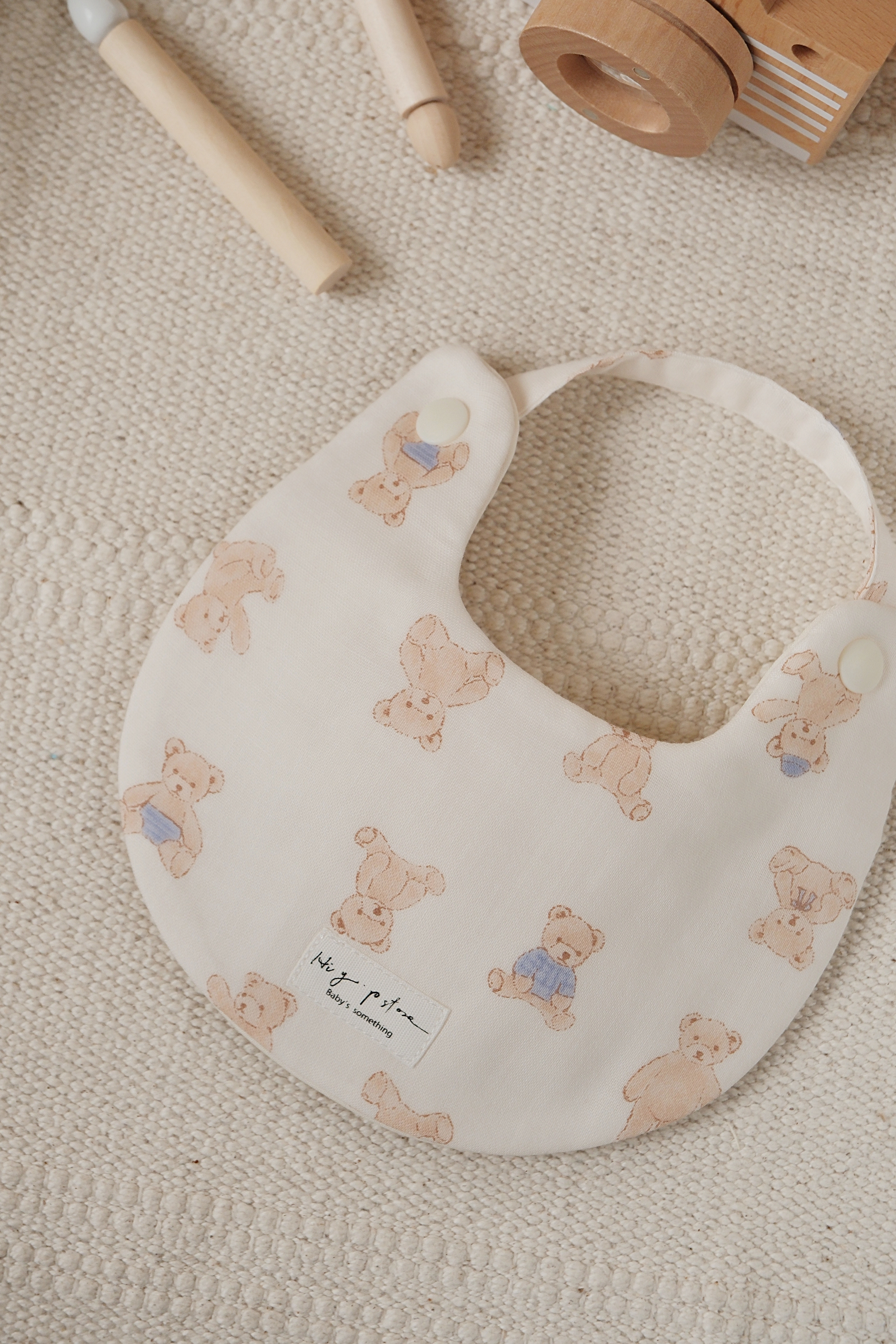 Hi Y.P store-手作圍兜-哈囉泰迪